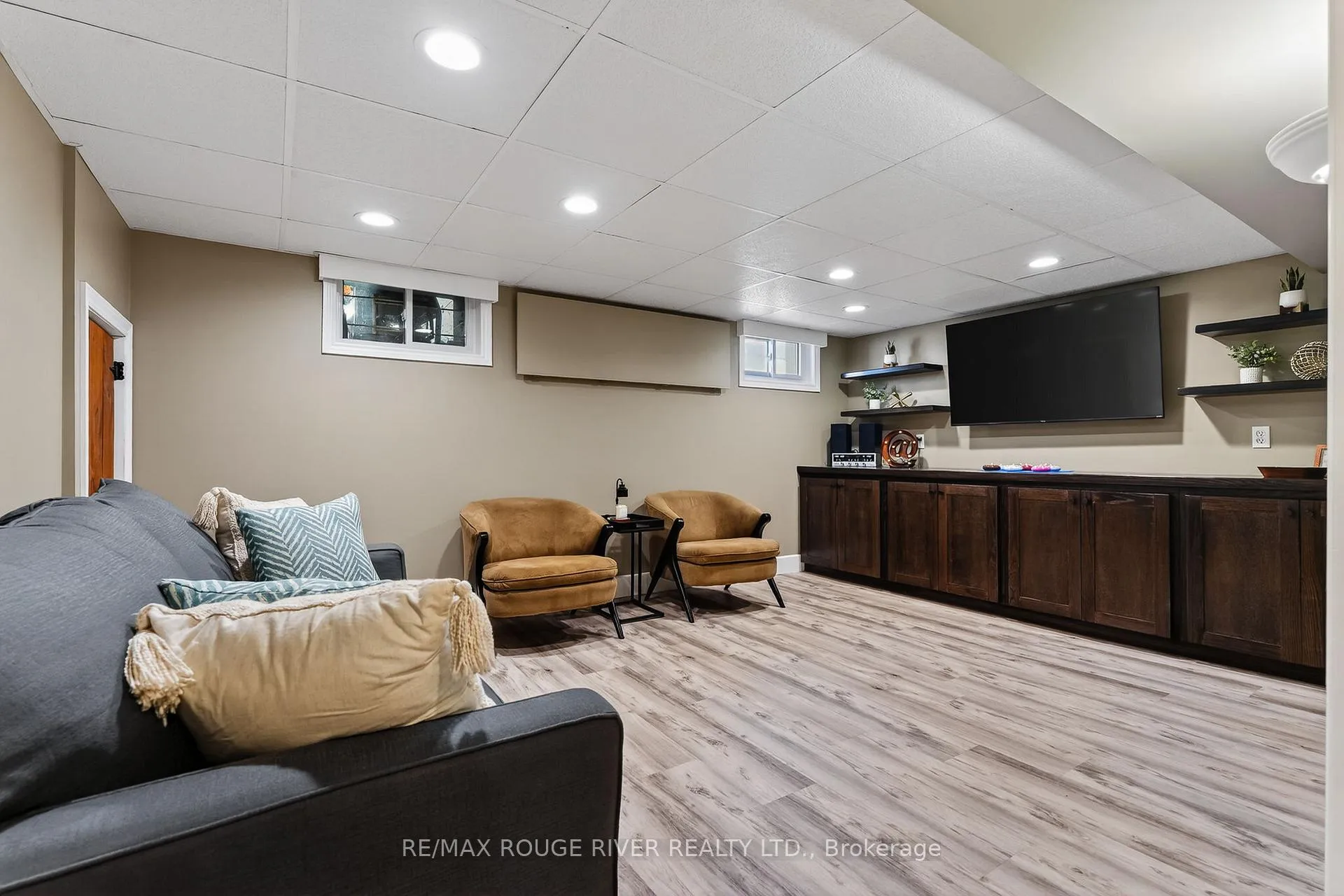 Photo 45 of 6 St. Lawrence Place, Cobourg — HOMEH