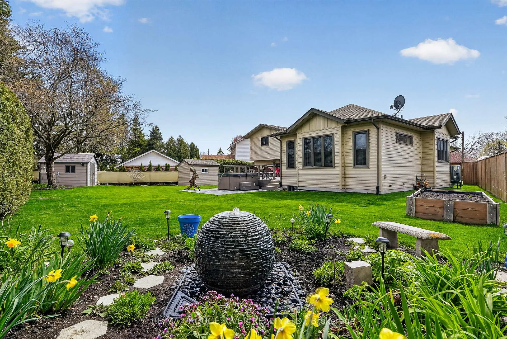 Photo 49 of 6 St. Lawrence Place, Cobourg — HOMEH