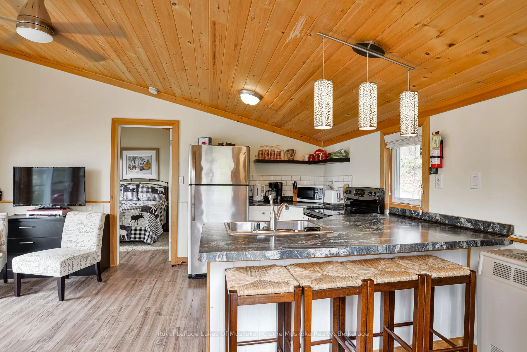 Photo 16 of Unit 7, 7 Silver Point Road, Seguin — HOMEH