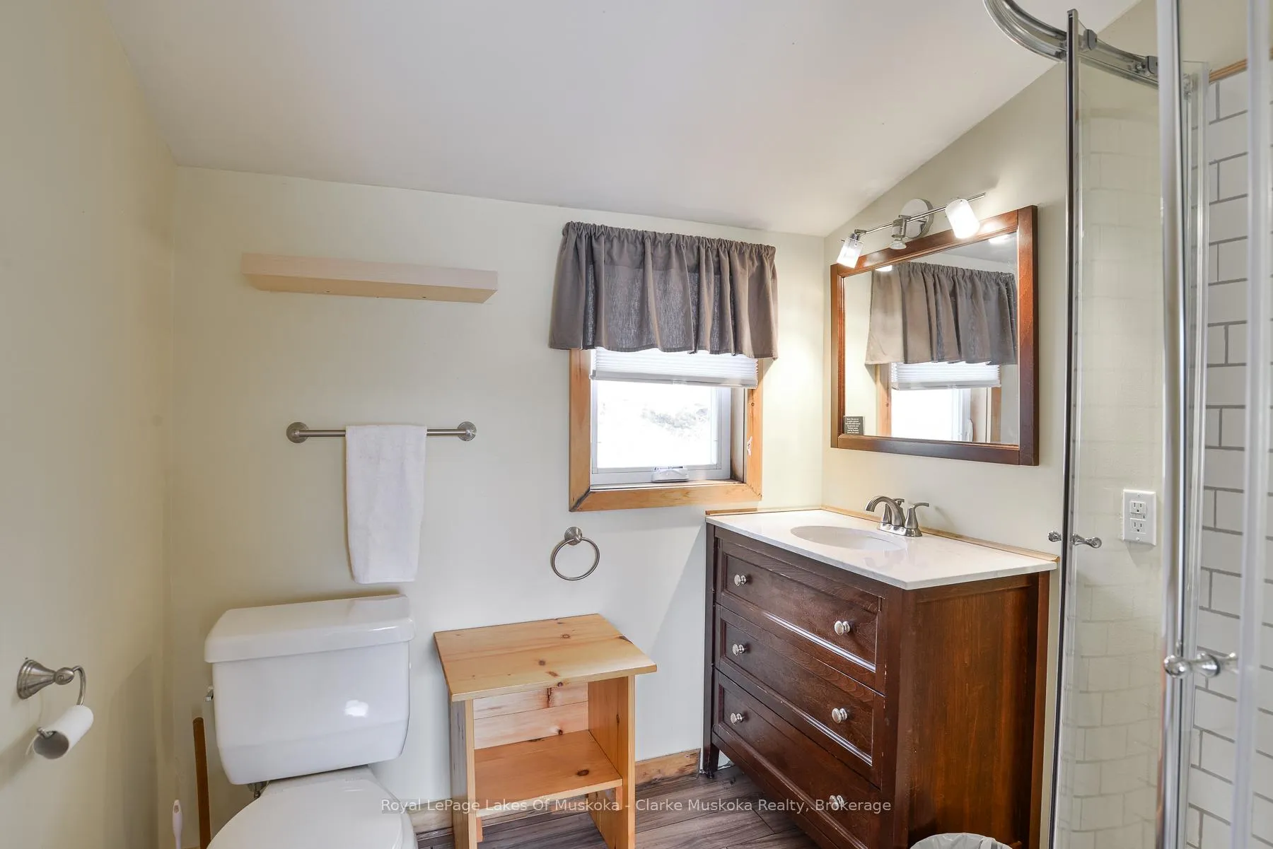Photo 21 of Unit 7, 7 Silver Point Road, Seguin — HOMEH