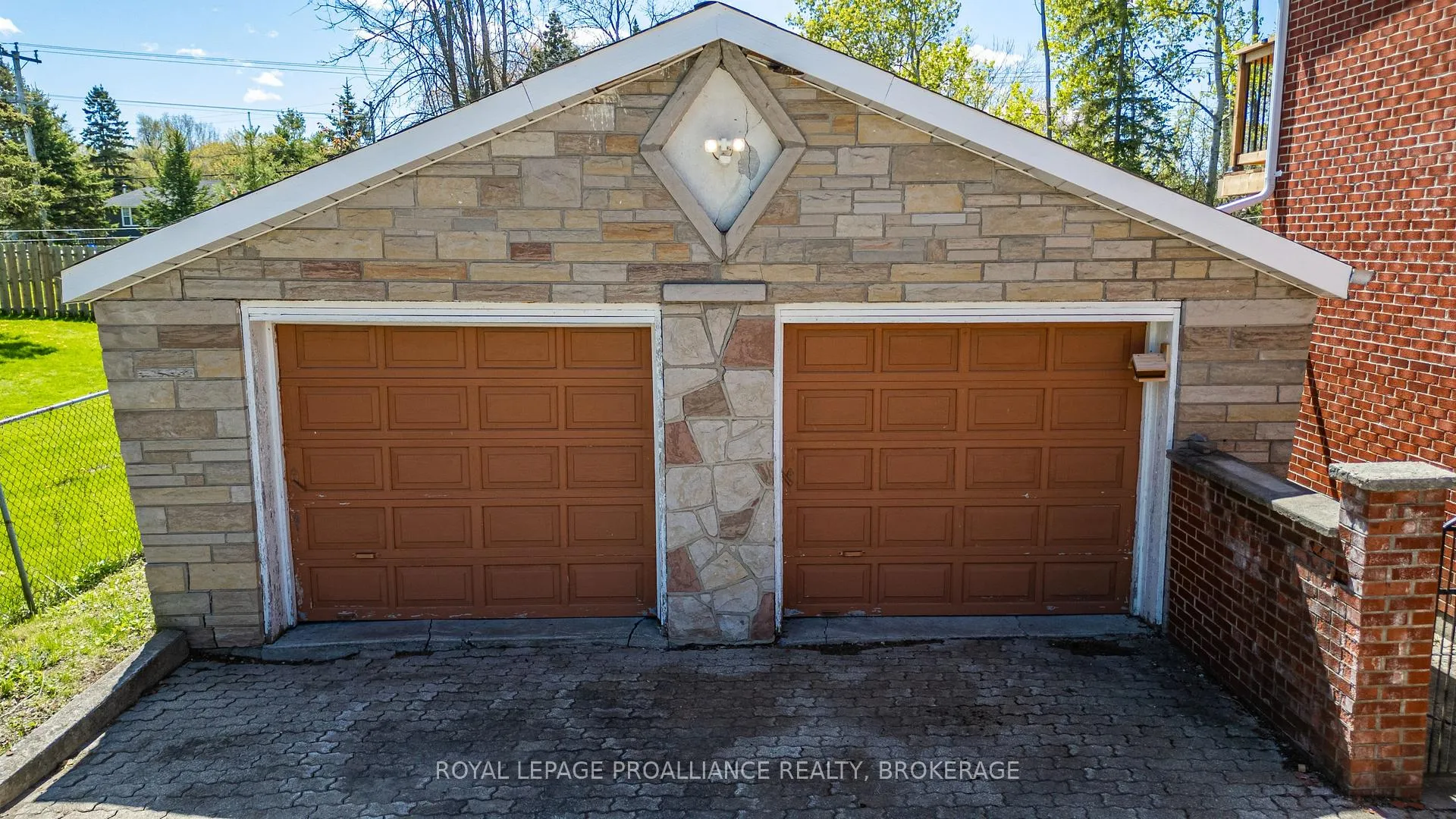 Photo 7 of 1705 Marian Crescent, Kingston, City North of 401 — HOMEH