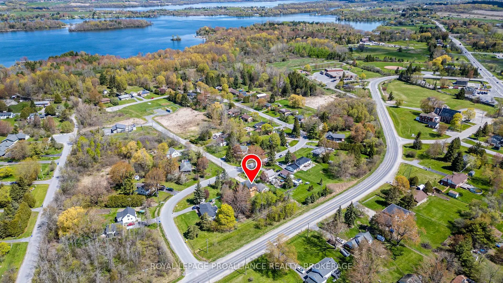 Photo 10 of 1705 Marian Crescent, Kingston, City North of 401 — HOMEH