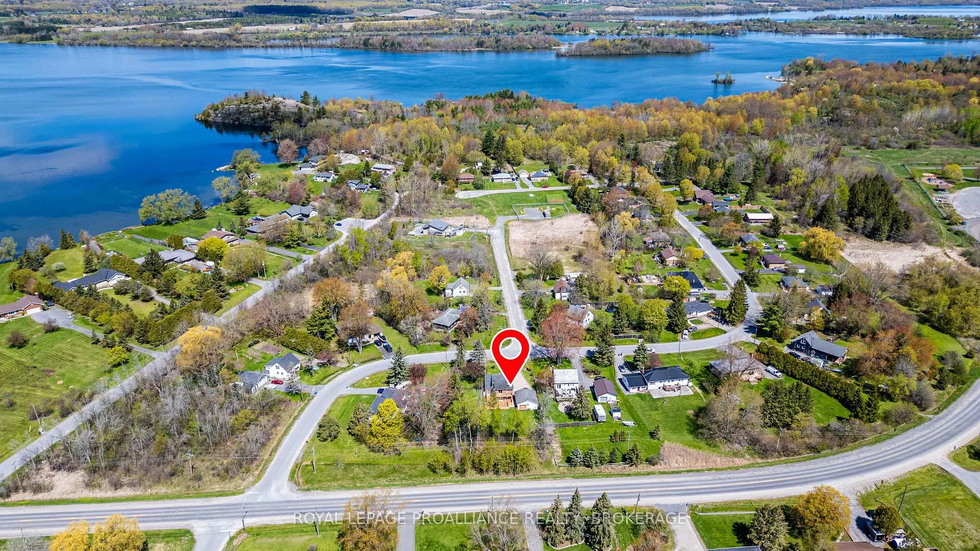 Photo 11 of 1705 Marian Crescent, Kingston, City North of 401 — HOMEH