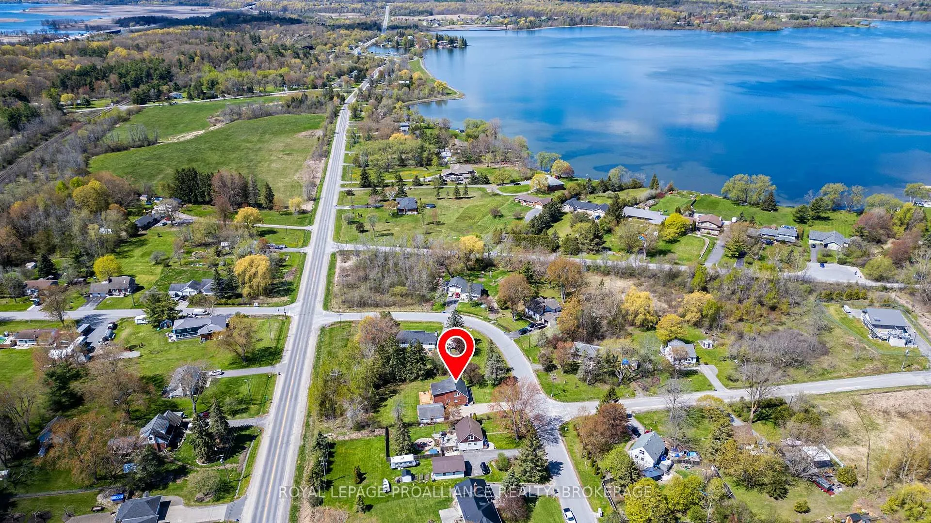 Photo 15 of 1705 Marian Crescent, Kingston, City North of 401 — HOMEH