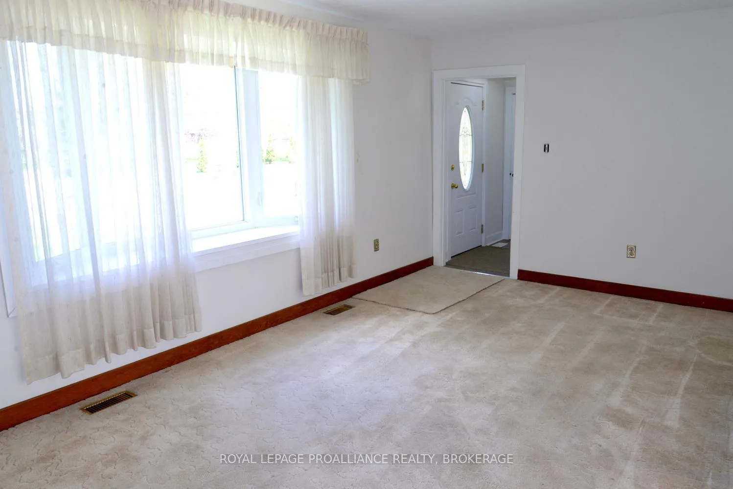 Photo 19 of 1705 Marian Crescent, Kingston, City North of 401 — HOMEH