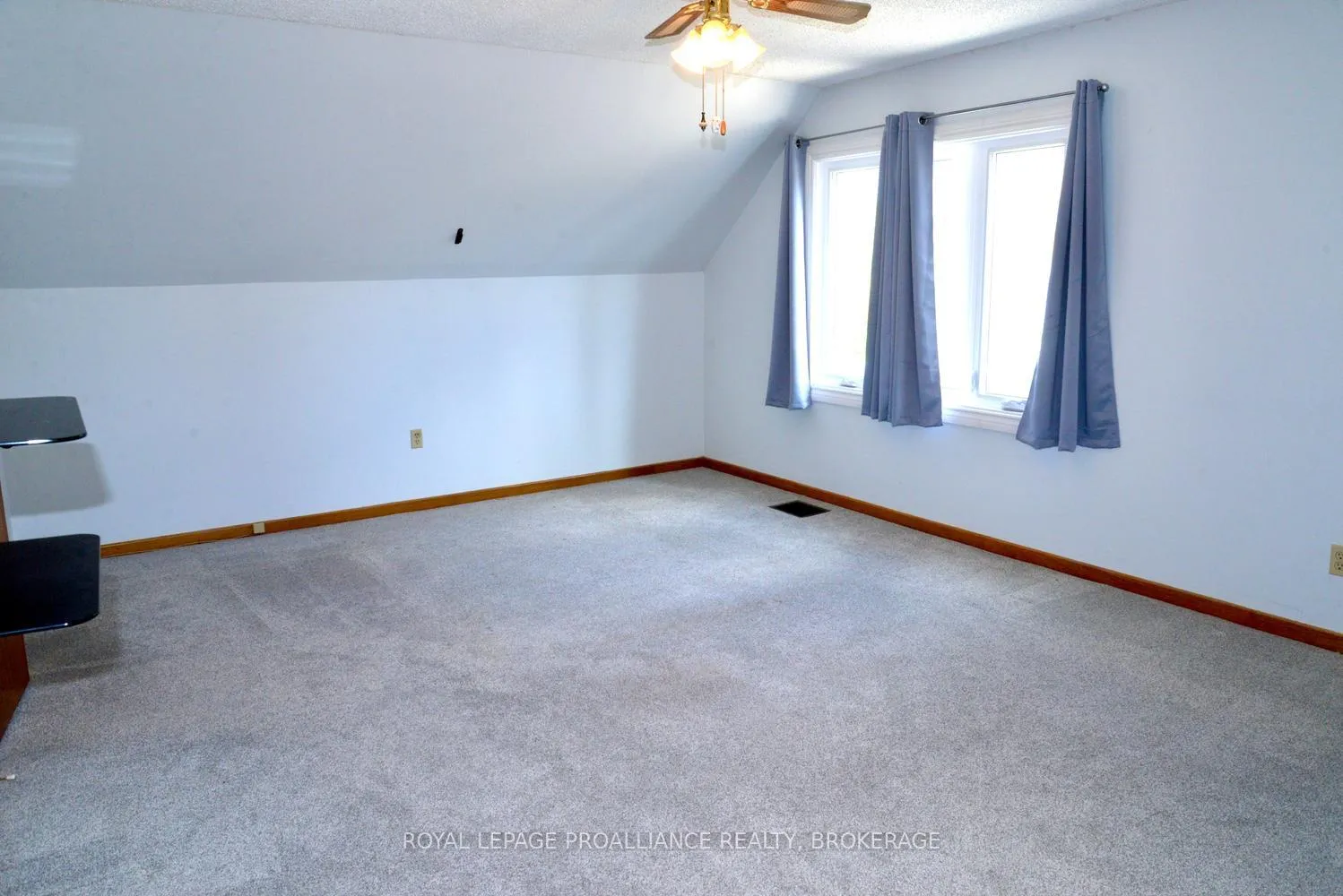 Photo 37 of 1705 Marian Crescent, Kingston, City North of 401 — HOMEH