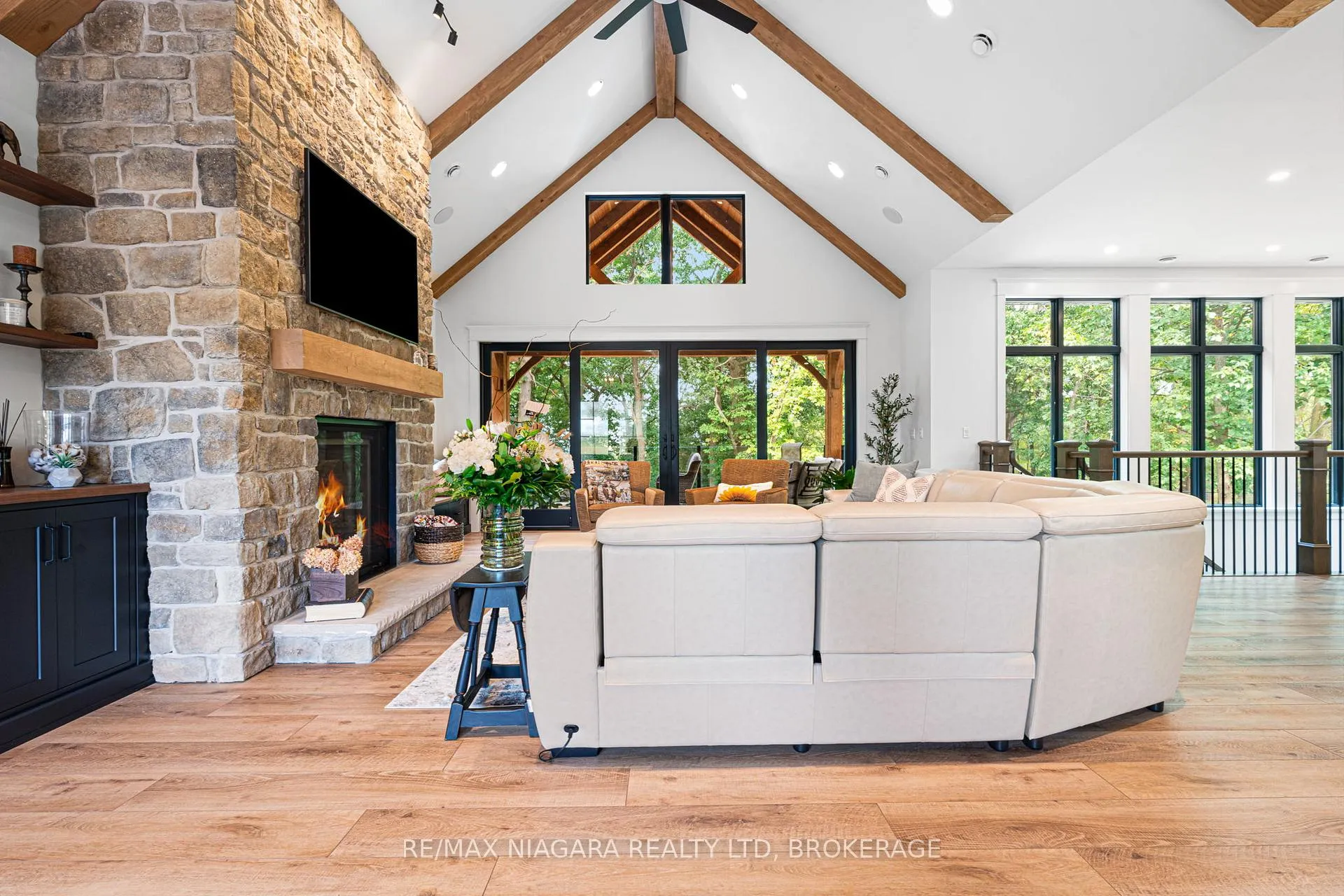 Photo 10 of 315 Tice Road, Pelham, North Pelham — HOMEH