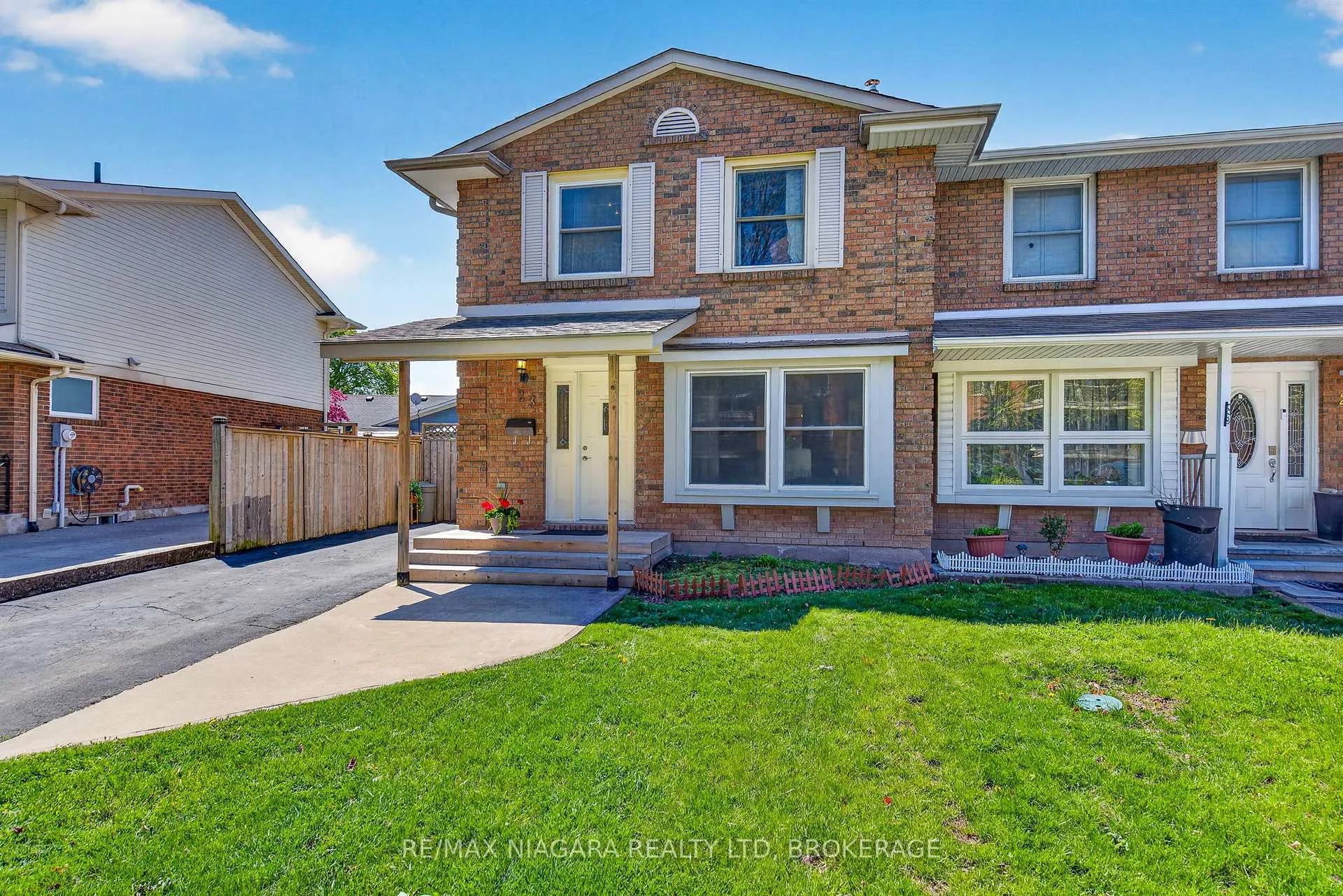 Photo 2 of 23 Windward Street, St. Catharines, Carlton/Bunting — HOMEH