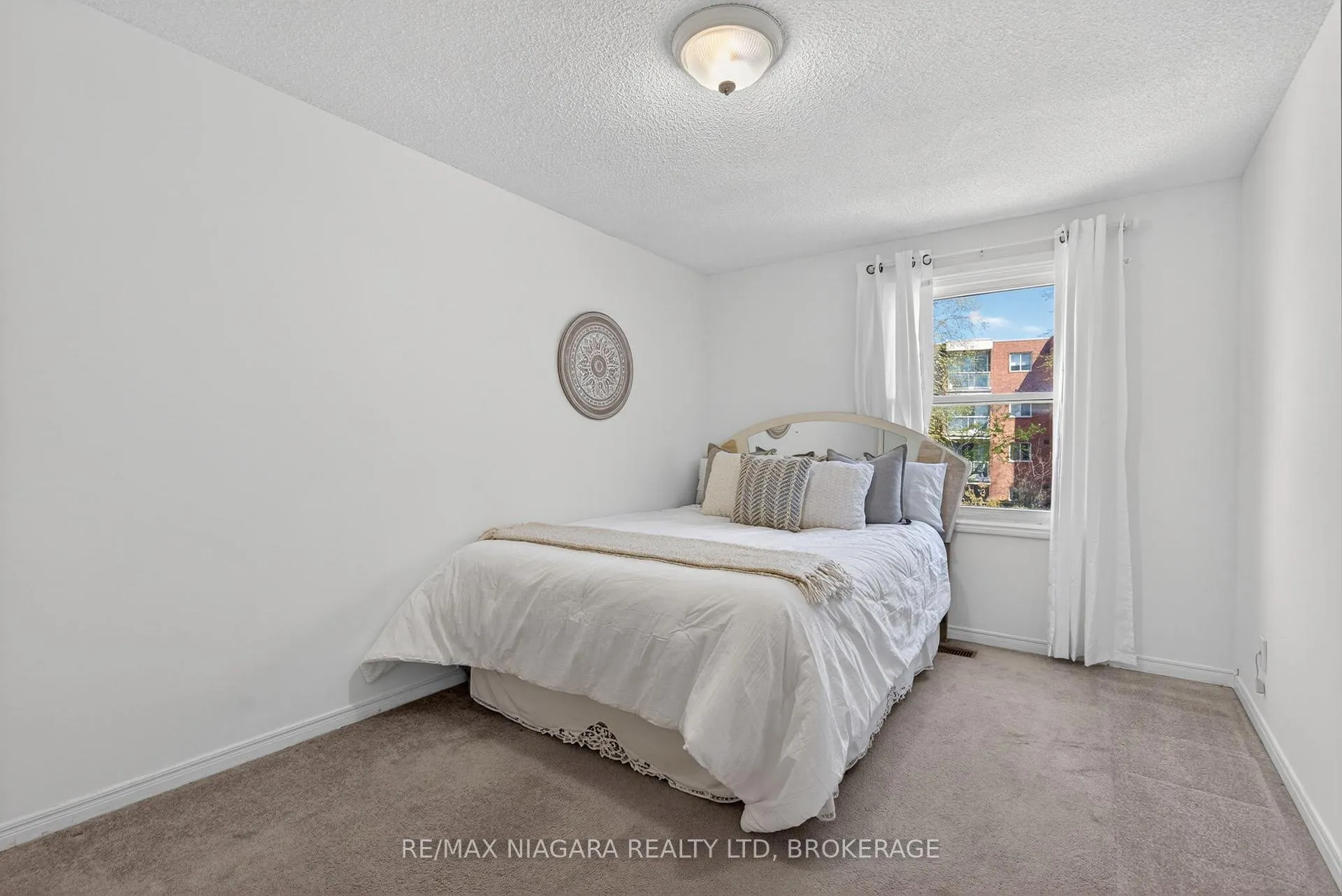 Photo 18 of 23 Windward Street, St. Catharines, Carlton/Bunting — HOMEH