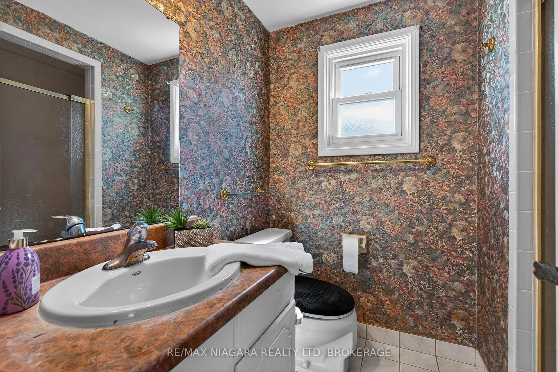 Photo 19 of 23 Windward Street, St. Catharines, Carlton/Bunting — HOMEH