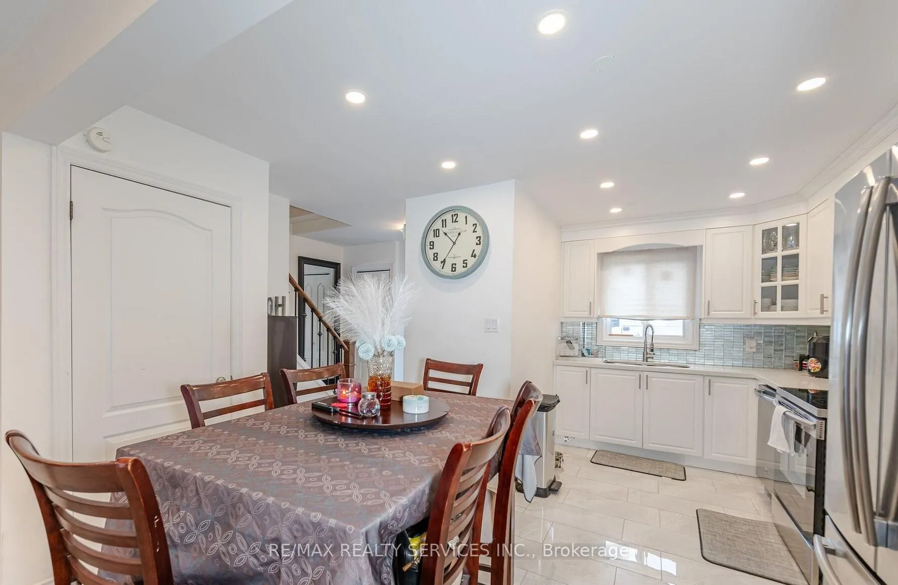 Photo 6 of 9 Hawkins Court, Brampton, Central Park — HOMEH