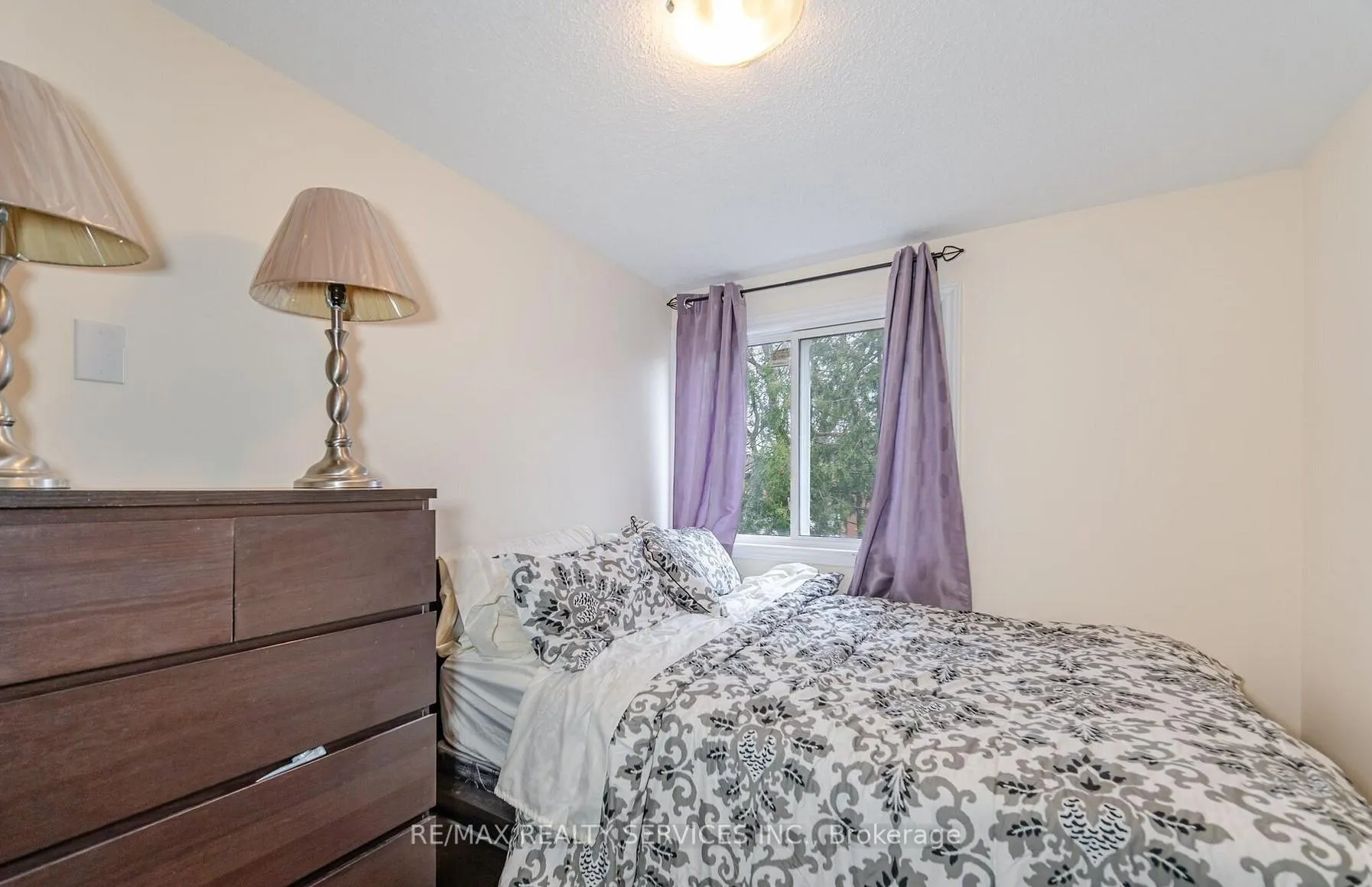Photo 9 of 9 Hawkins Court, Brampton, Central Park — HOMEH