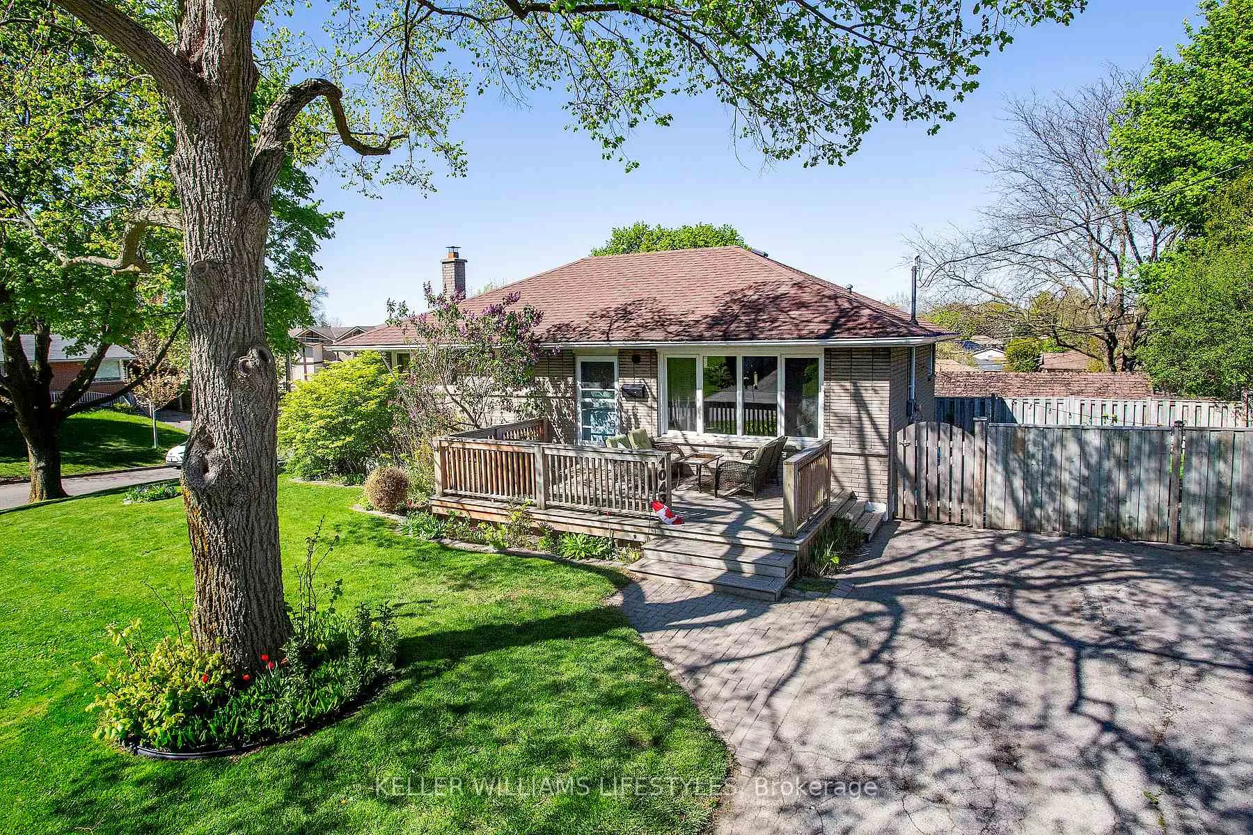 Photo 1 of 1043 Eagle Drive, London, South J — HOMEH