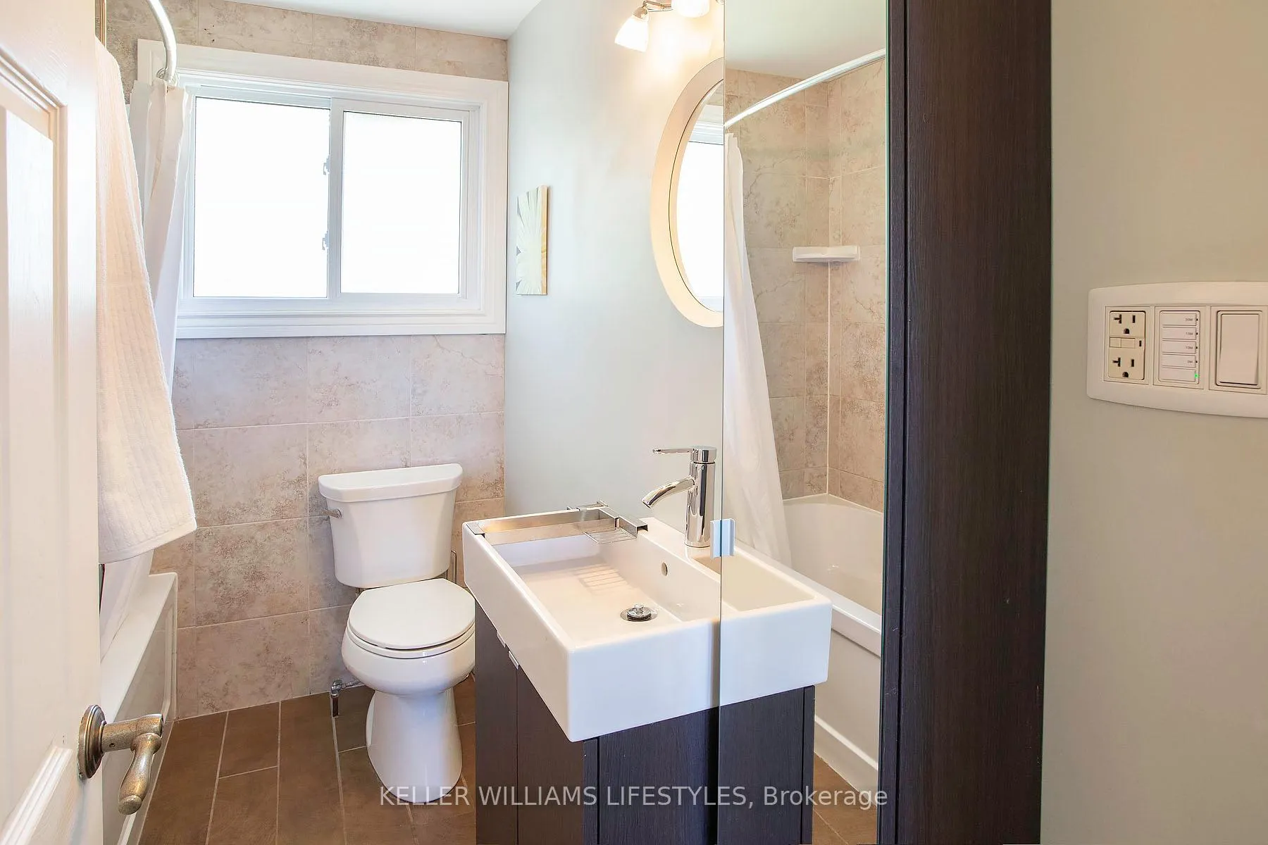 Photo 16 of 1043 Eagle Drive, London, South J — HOMEH