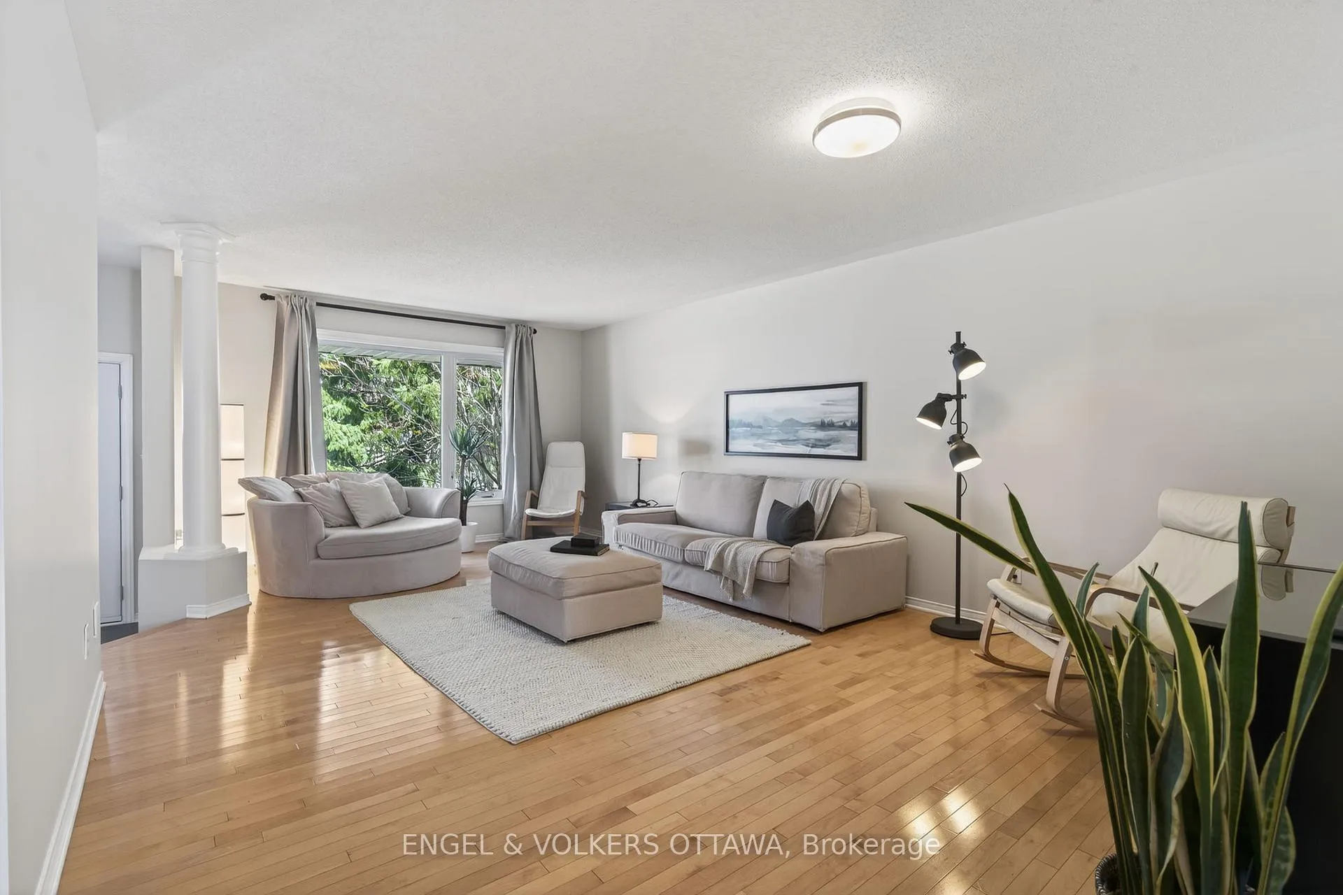 Photo 4 of 101 Scampton Drive, Ottawa, Kanata - Morgan's Grant/South March — HOMEH