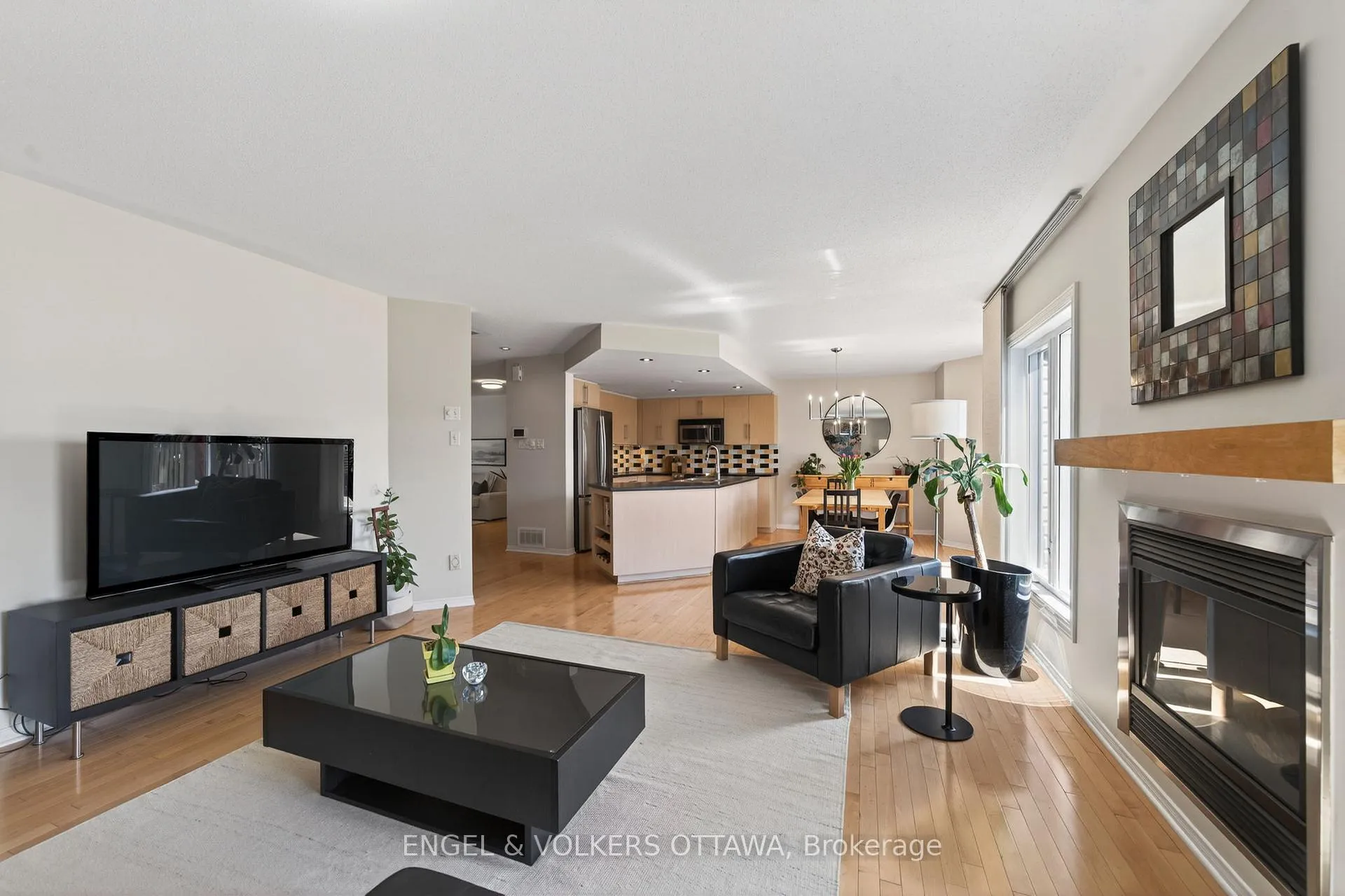 Photo 9 of 101 Scampton Drive, Ottawa, Kanata - Morgan's Grant/South March — HOMEH