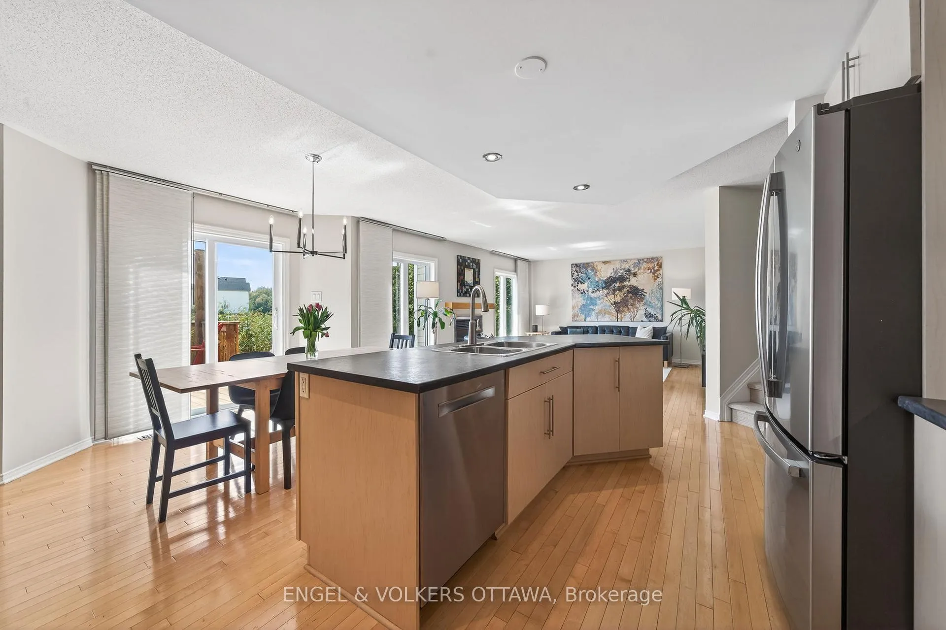 Photo 12 of 101 Scampton Drive, Ottawa, Kanata - Morgan's Grant/South March — HOMEH