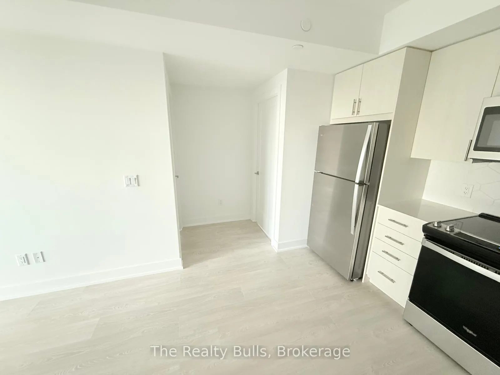 Photo 7 of Unit 516, 2545 Simcoe Street N, Oshawa, Windfields — HOMEH