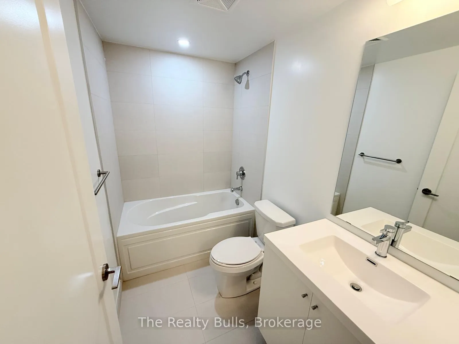 Photo 9 of Unit 516, 2545 Simcoe Street N, Oshawa, Windfields — HOMEH