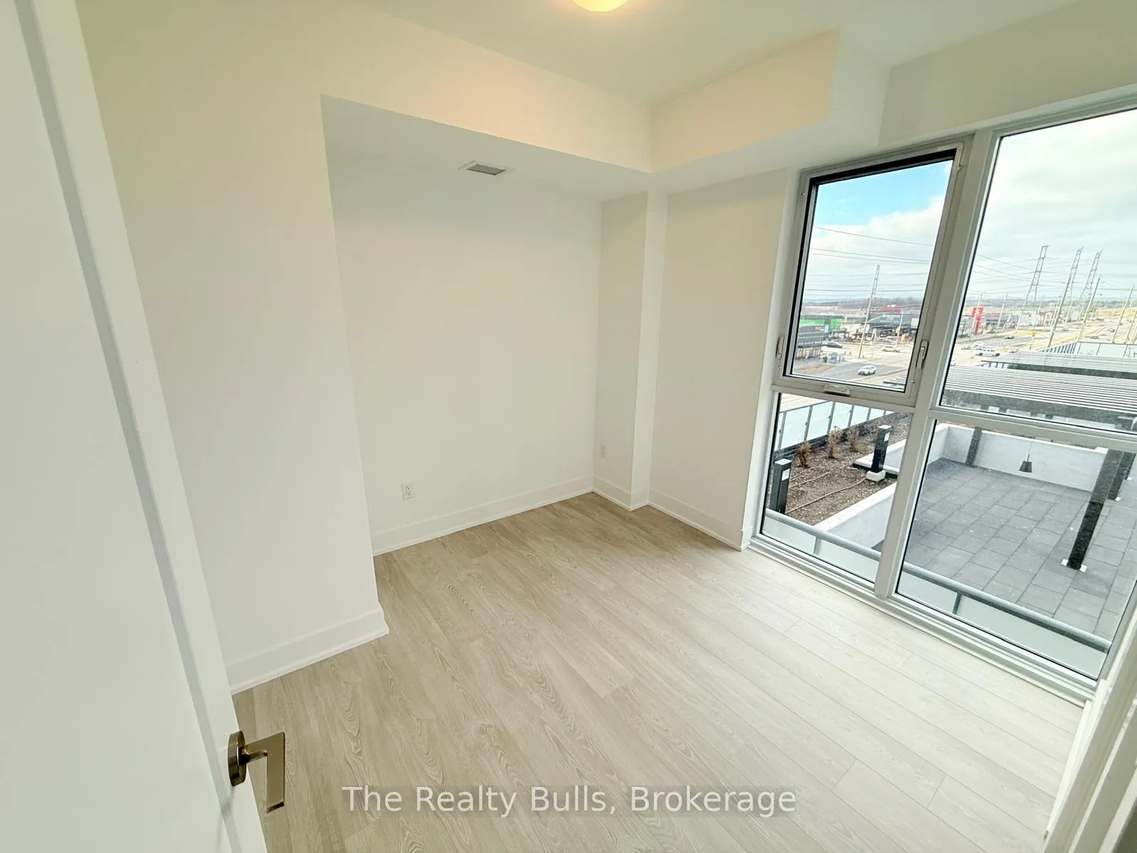 Photo 10 of Unit 516, 2545 Simcoe Street N, Oshawa, Windfields — HOMEH