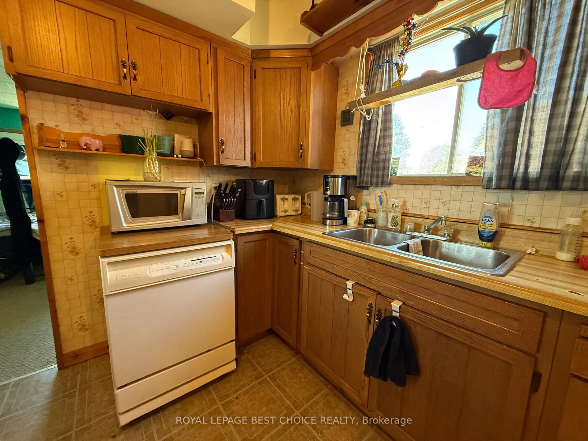 Photo 11 of 21 7th Avenue, Englehart — HOMEH