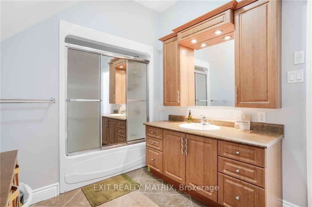 Photo 19 of 701 Fox Run Road, Champlain, Champlain Twp — HOMEH