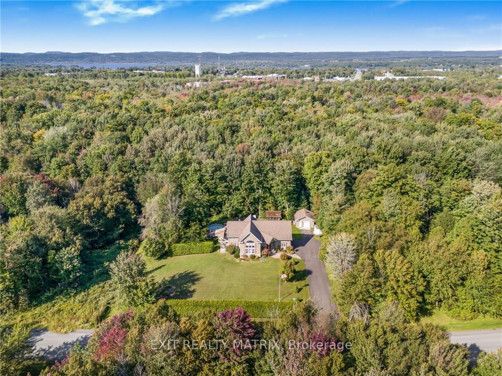 Photo 28 of 701 Fox Run Road, Champlain, Champlain Twp — HOMEH