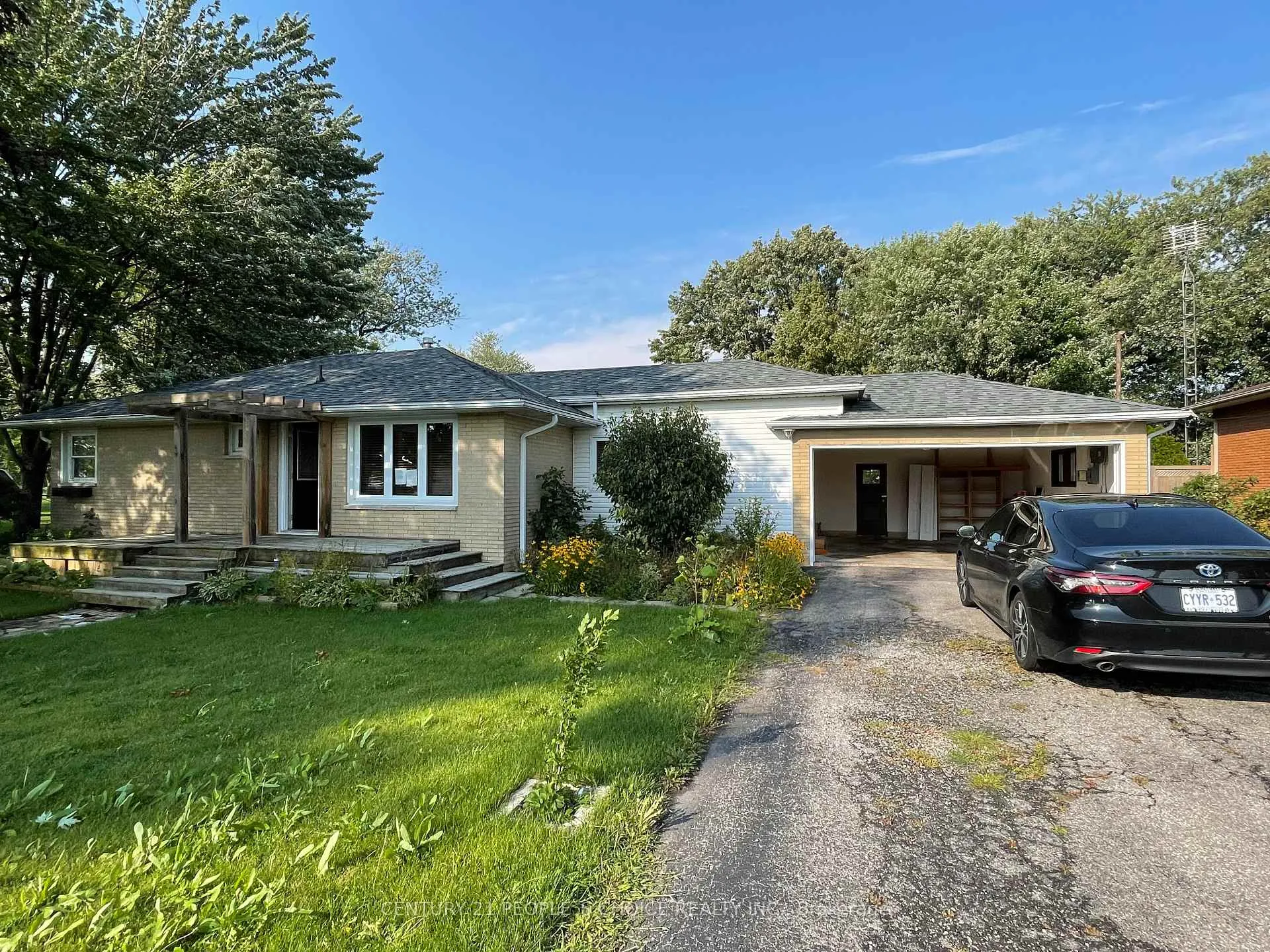 Photo 3 of 335 Robson Road, Windsor — HOMEH