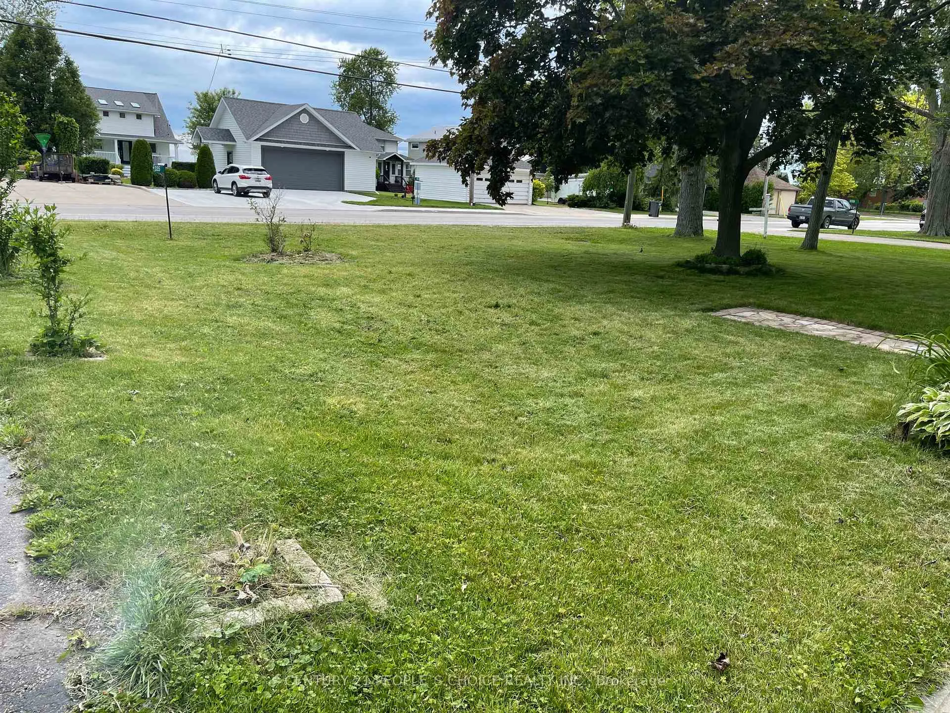 Photo 4 of 335 Robson Road, Windsor — HOMEH