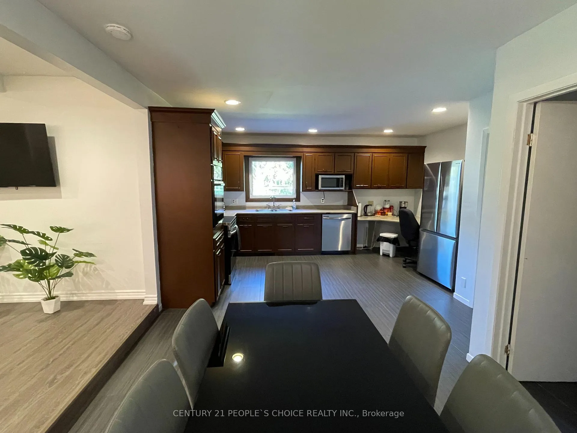 Photo 9 of 335 Robson Road, Windsor — HOMEH