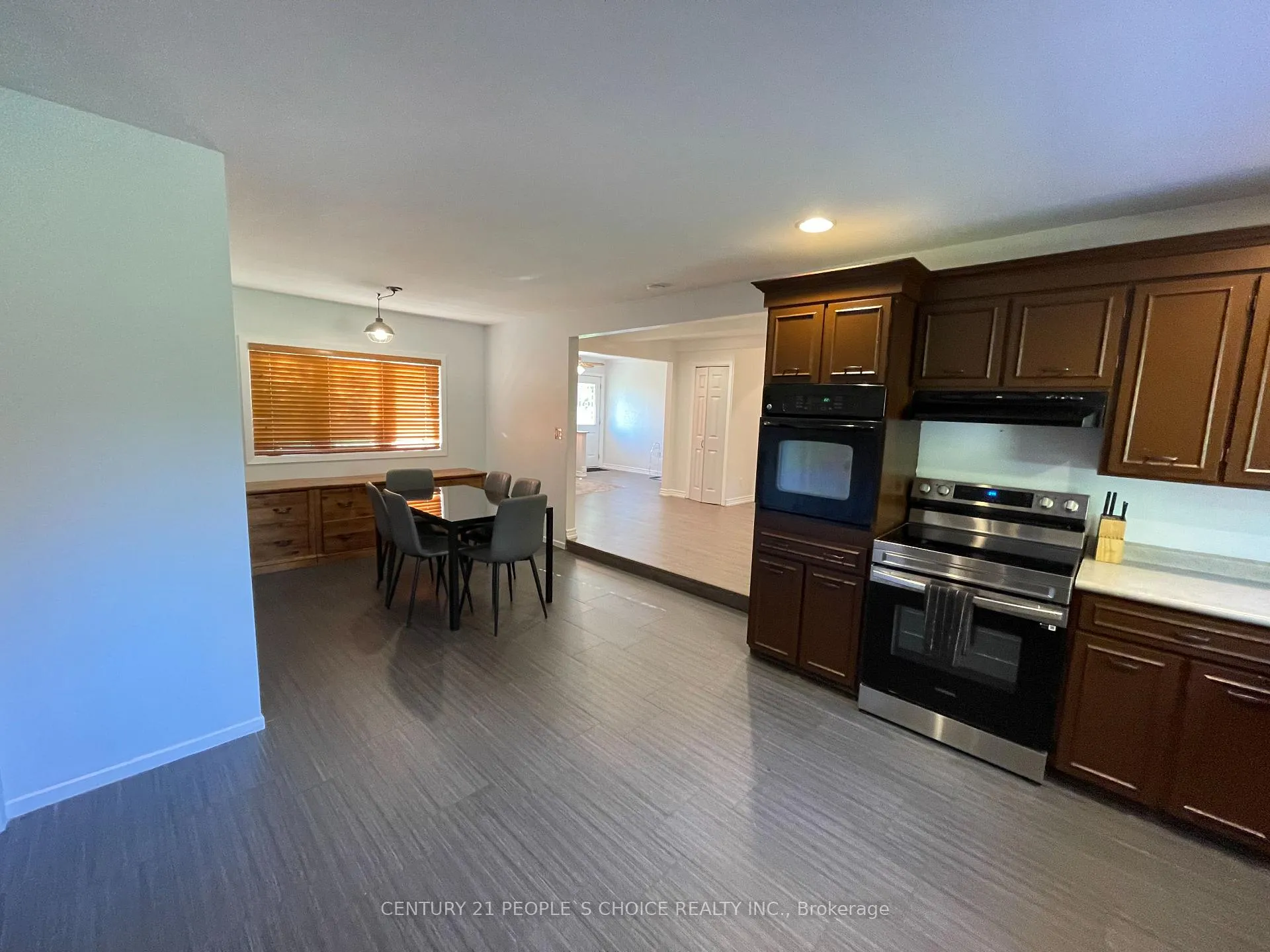 Photo 11 of 335 Robson Road, Windsor — HOMEH