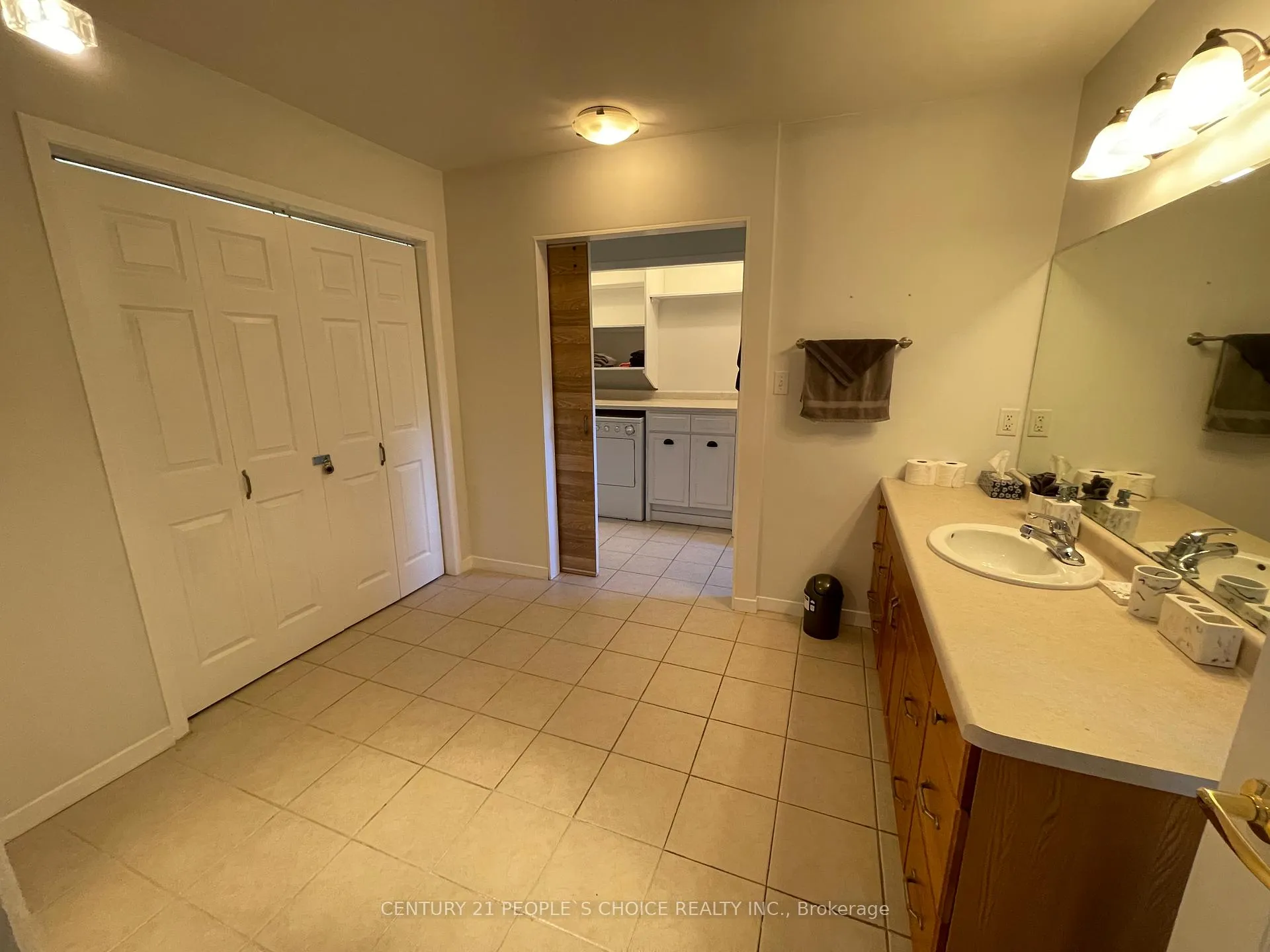 Photo 14 of 335 Robson Road, Windsor — HOMEH