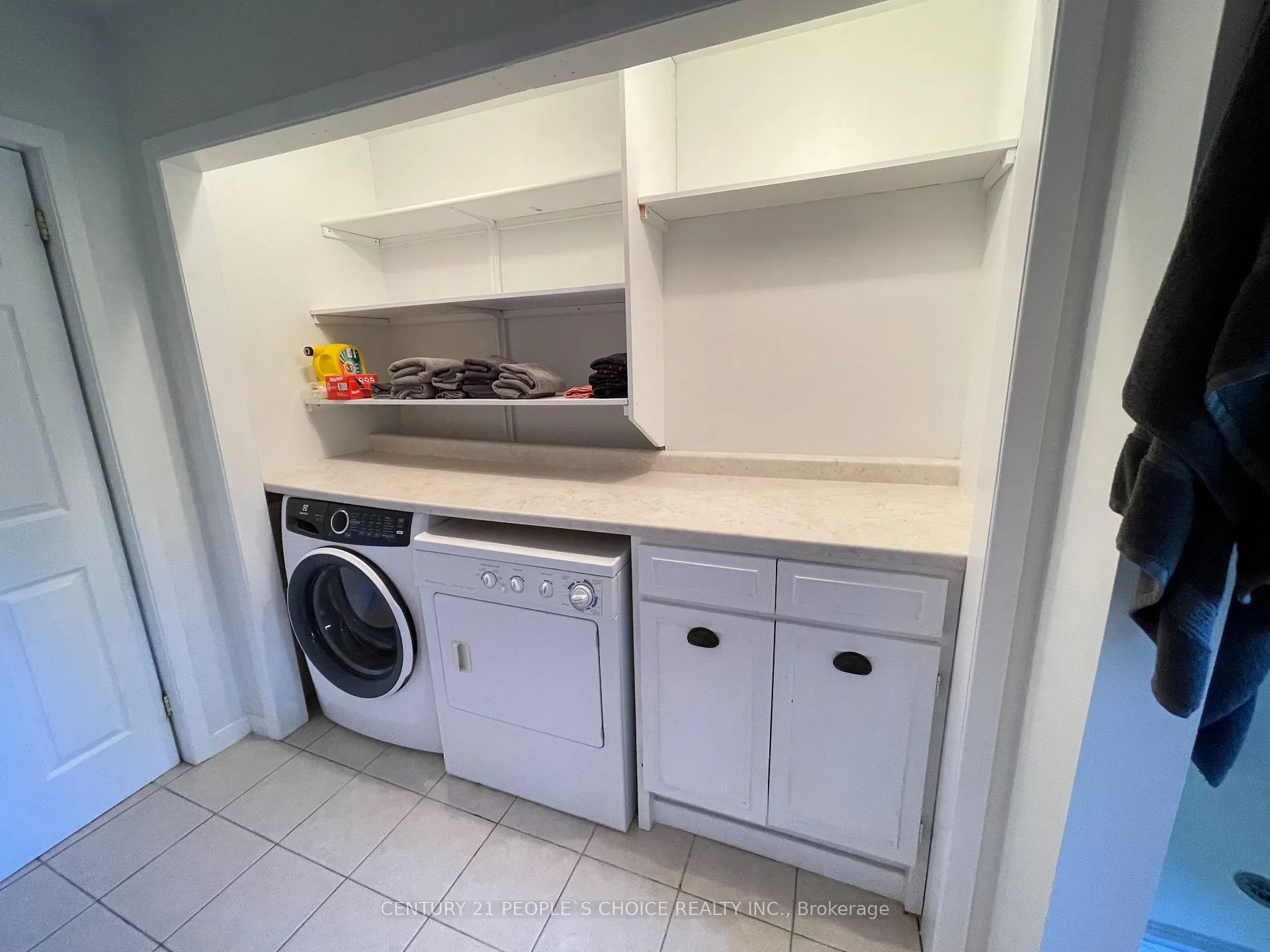 Photo 15 of 335 Robson Road, Windsor — HOMEH