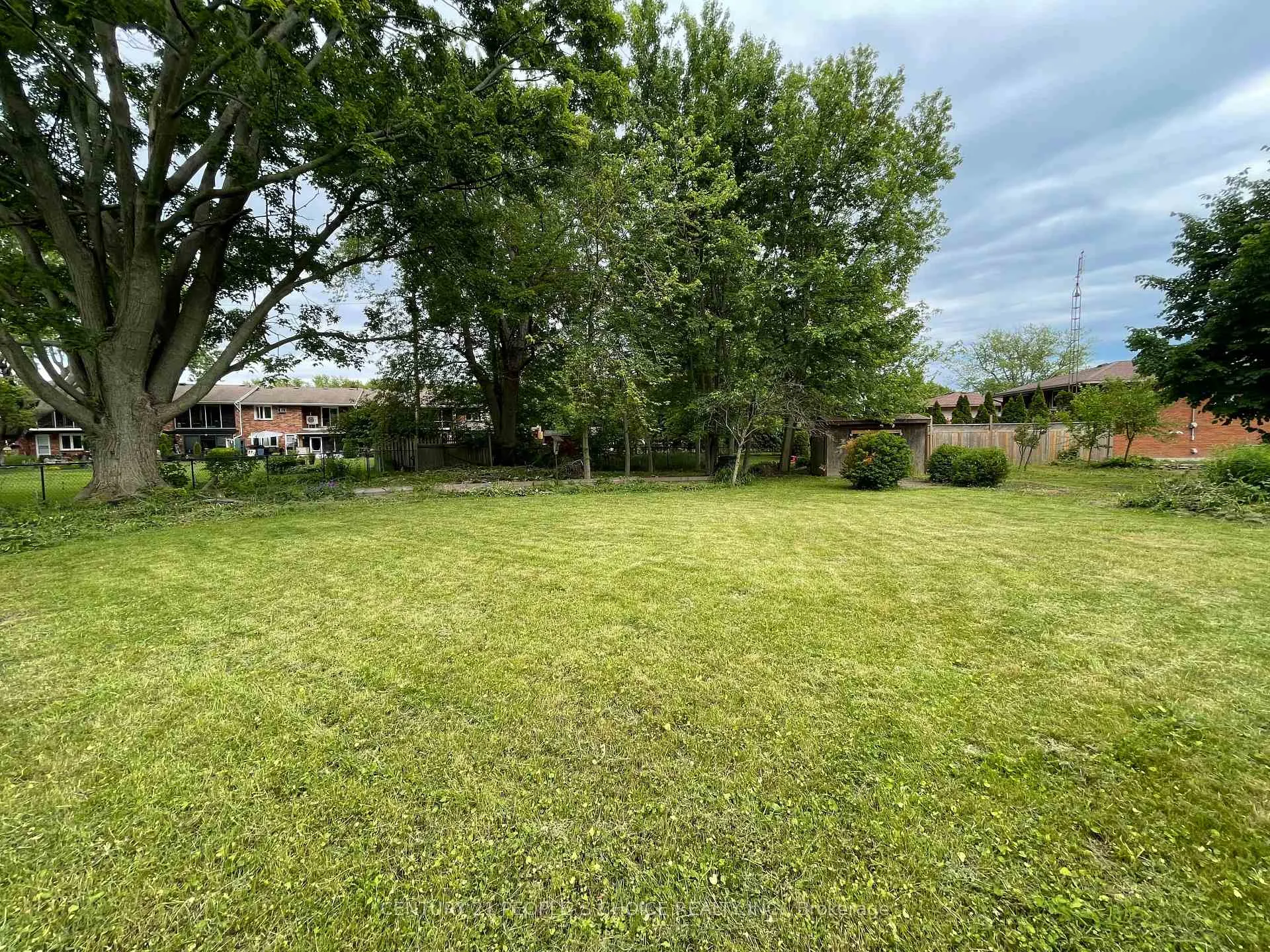 Photo 40 of 335 Robson Road, Windsor — HOMEH