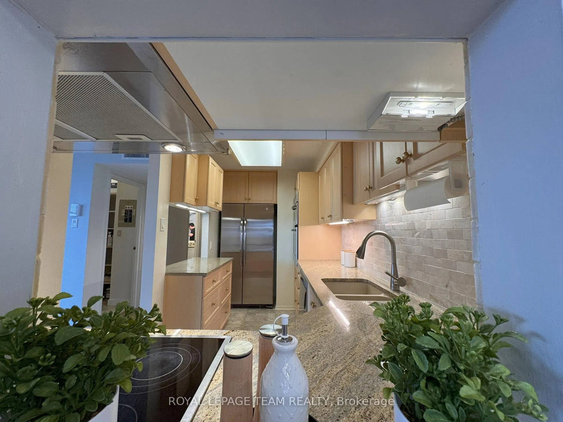 Photo 3 of Unit 1908, 470 Laurier Avenue, Ottawa, Ottawa Centre — HOMEH