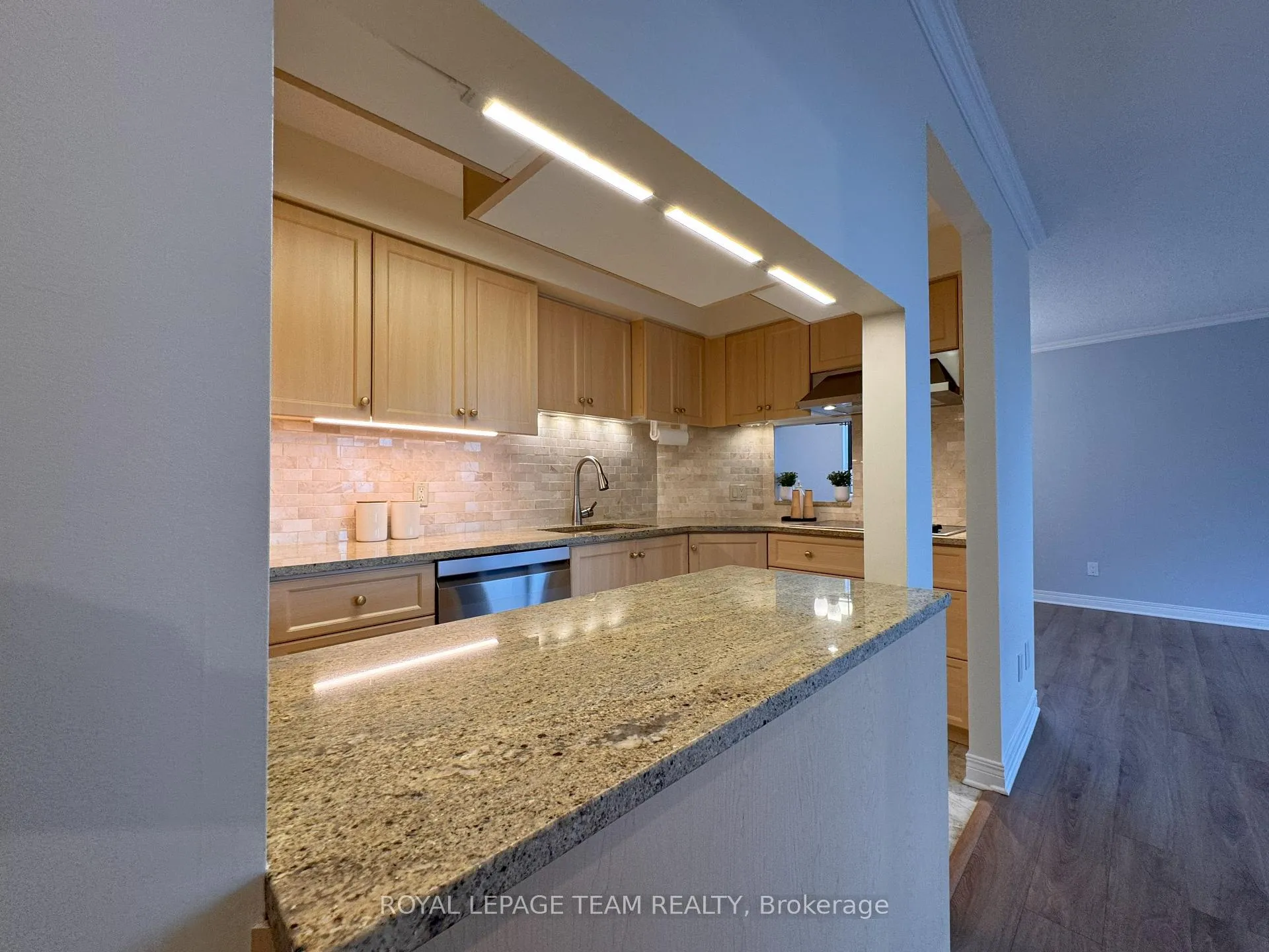 Photo 5 of Unit 1908, 470 Laurier Avenue, Ottawa, Ottawa Centre — HOMEH