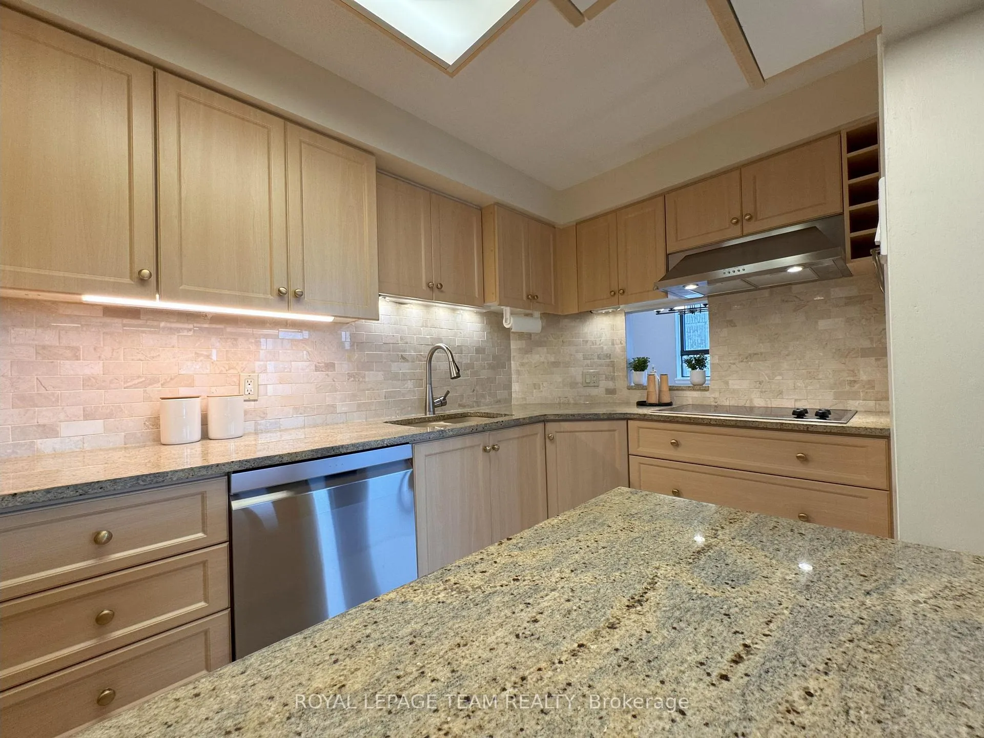 Photo 6 of Unit 1908, 470 Laurier Avenue, Ottawa, Ottawa Centre — HOMEH