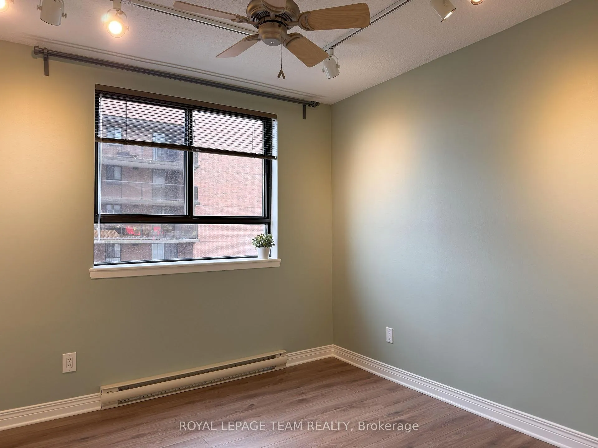Photo 21 of Unit 1908, 470 Laurier Avenue, Ottawa, Ottawa Centre — HOMEH