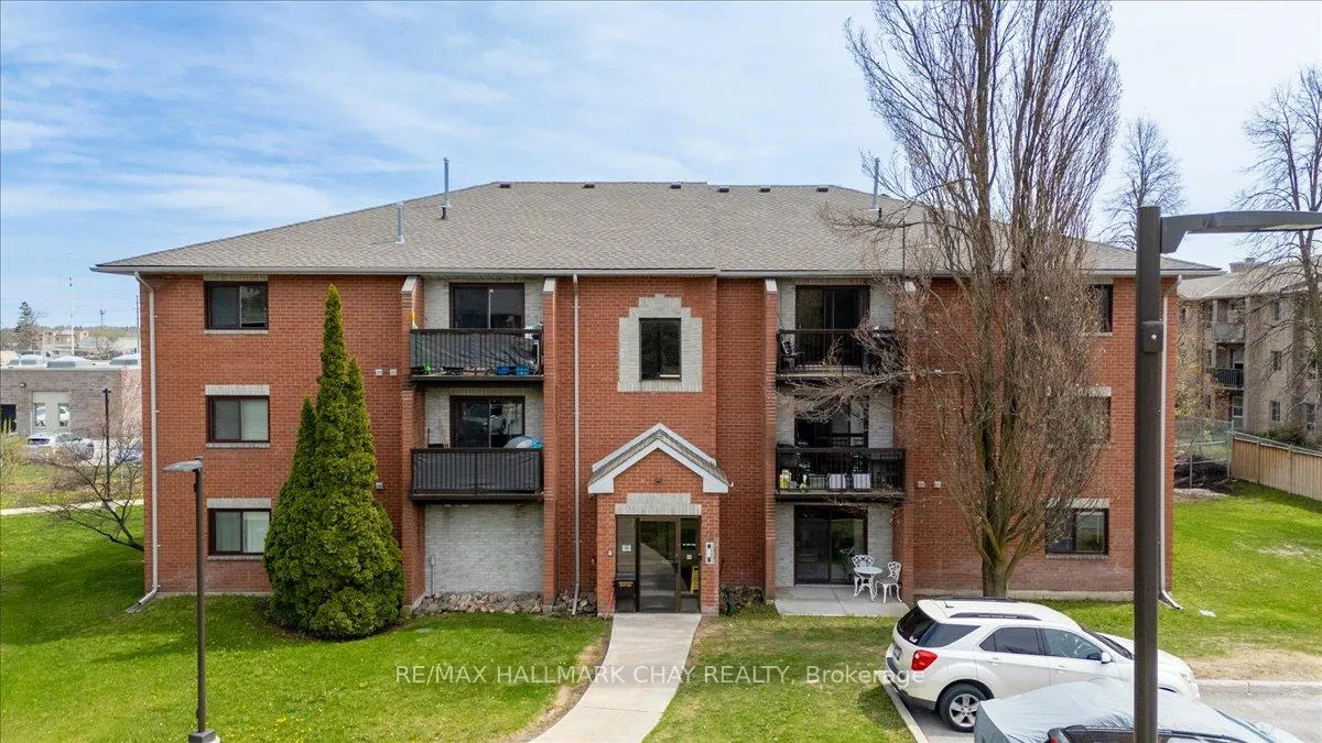Photo 1 of Unit C2, 183 Edgehill Drive, Barrie, Letitia Heights — HOMEH