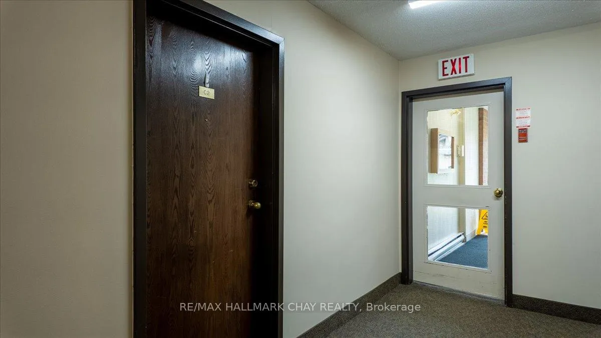 Photo 3 of Unit C2, 183 Edgehill Drive, Barrie, Letitia Heights — HOMEH