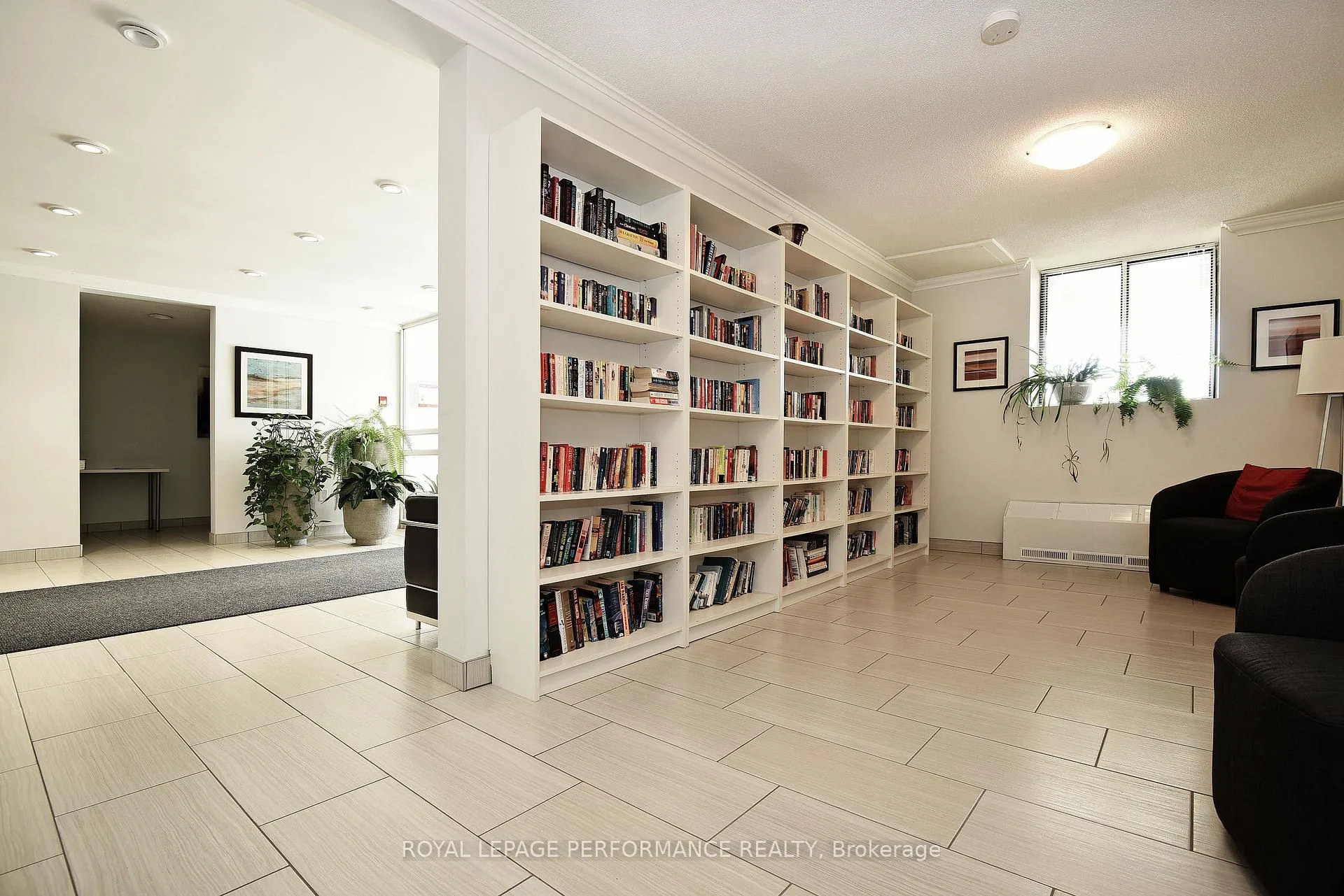 Photo 6 of Unit 307, 2400 Virginia Drive, Ottawa, Guildwood Estates - Urbandale Acres — HOMEH