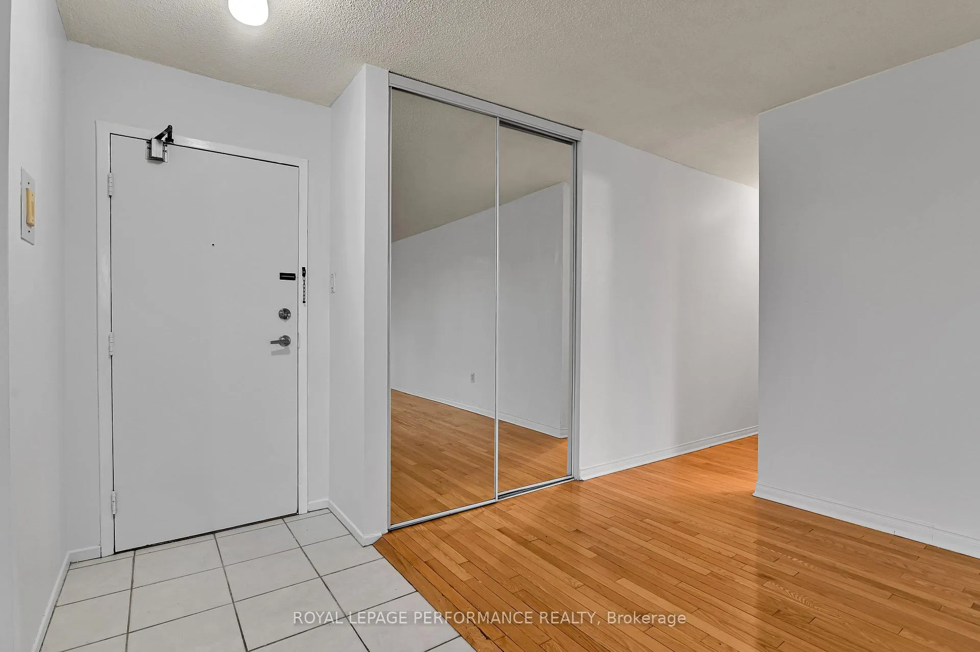 Photo 8 of Unit 307, 2400 Virginia Drive, Ottawa, Guildwood Estates - Urbandale Acres — HOMEH