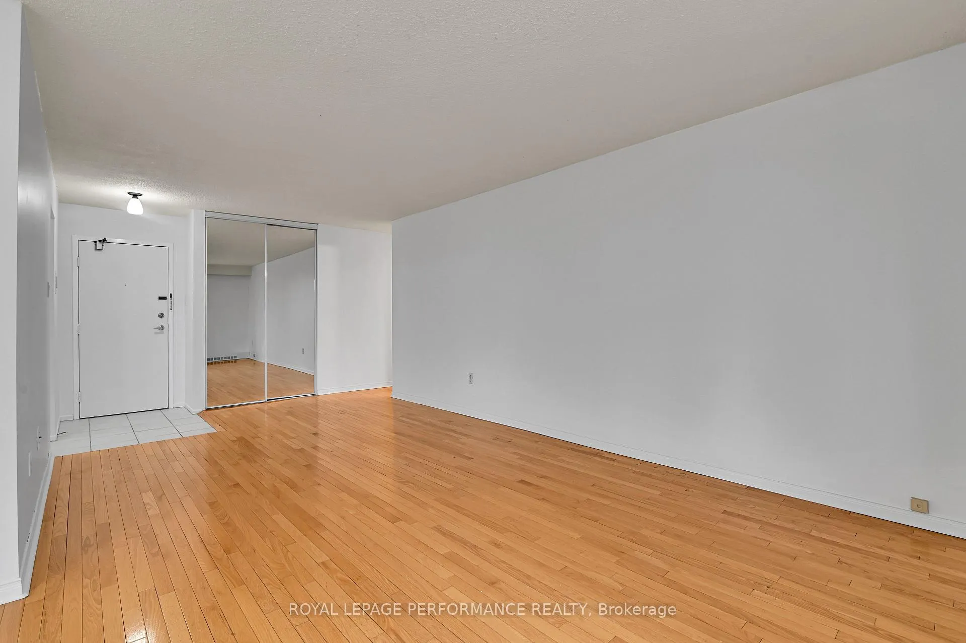 Photo 12 of Unit 307, 2400 Virginia Drive, Ottawa, Guildwood Estates - Urbandale Acres — HOMEH
