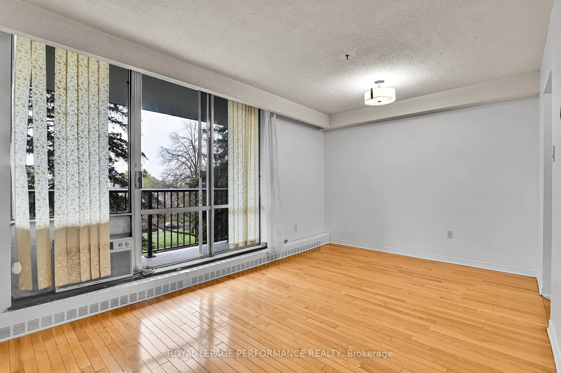 Photo 13 of Unit 307, 2400 Virginia Drive, Ottawa, Guildwood Estates - Urbandale Acres — HOMEH