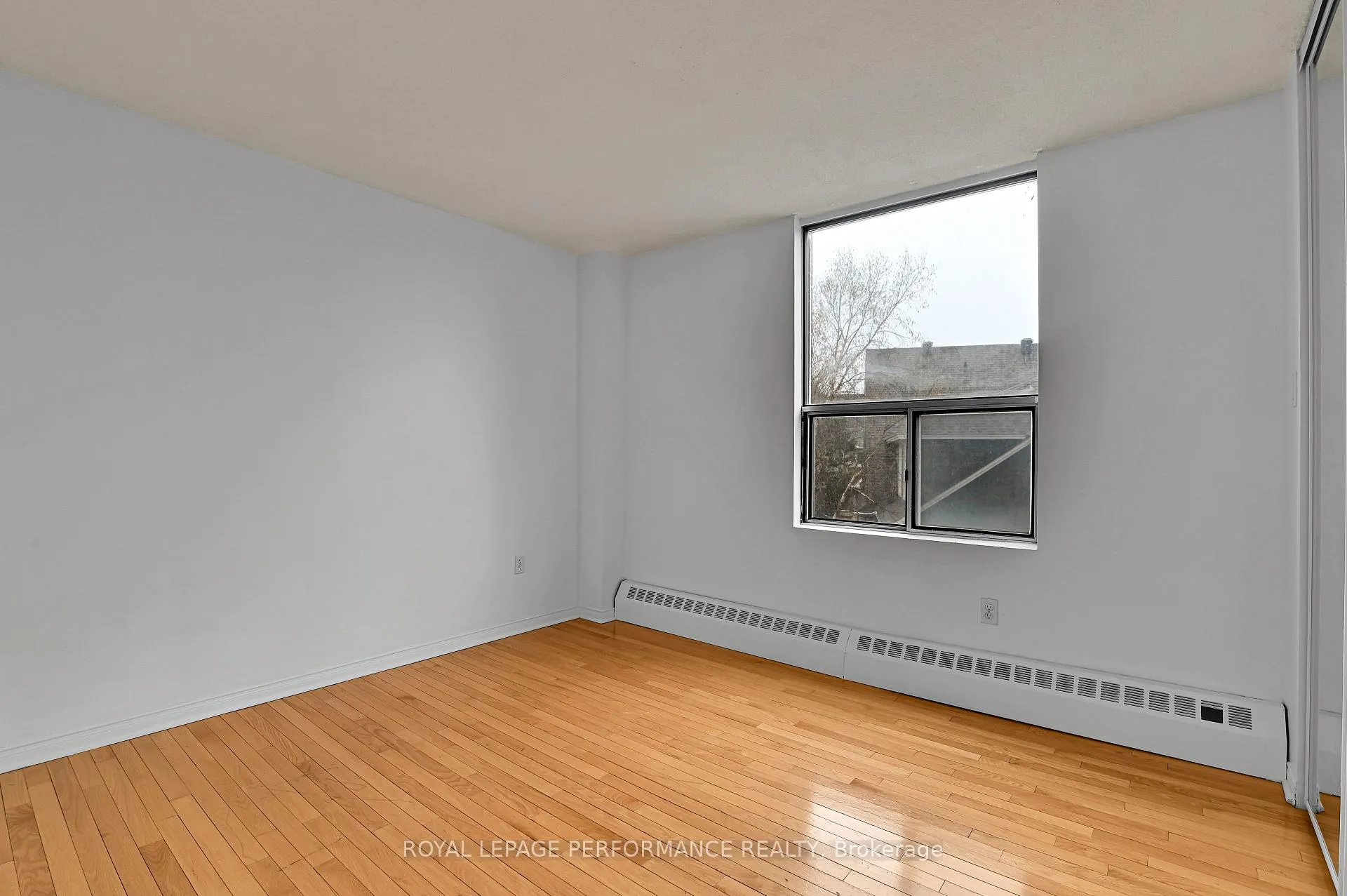 Photo 23 of Unit 307, 2400 Virginia Drive, Ottawa, Guildwood Estates - Urbandale Acres — HOMEH
