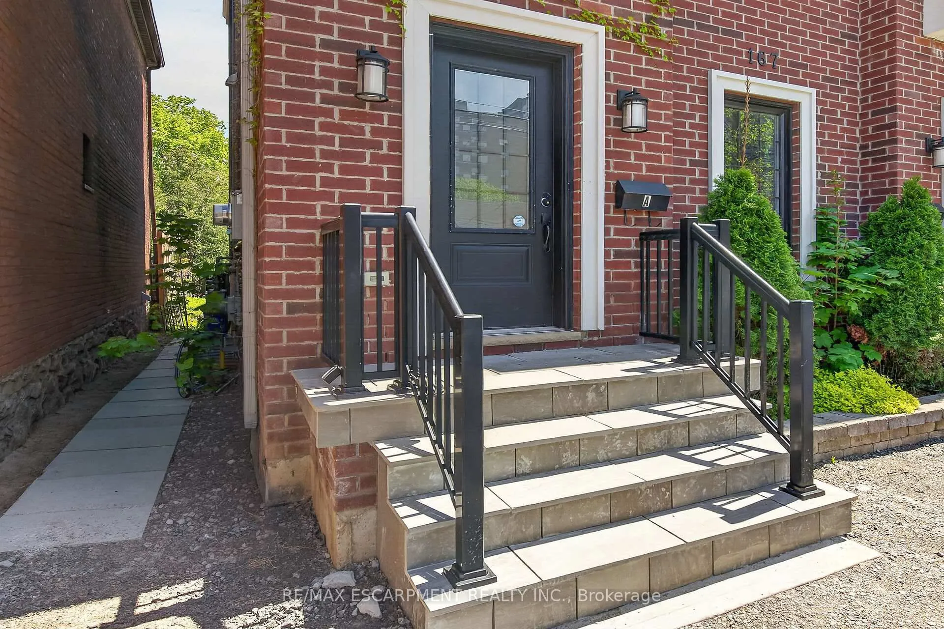 Photo 3 of 167 Walnut Street S, Hamilton, Corktown — HOMEH