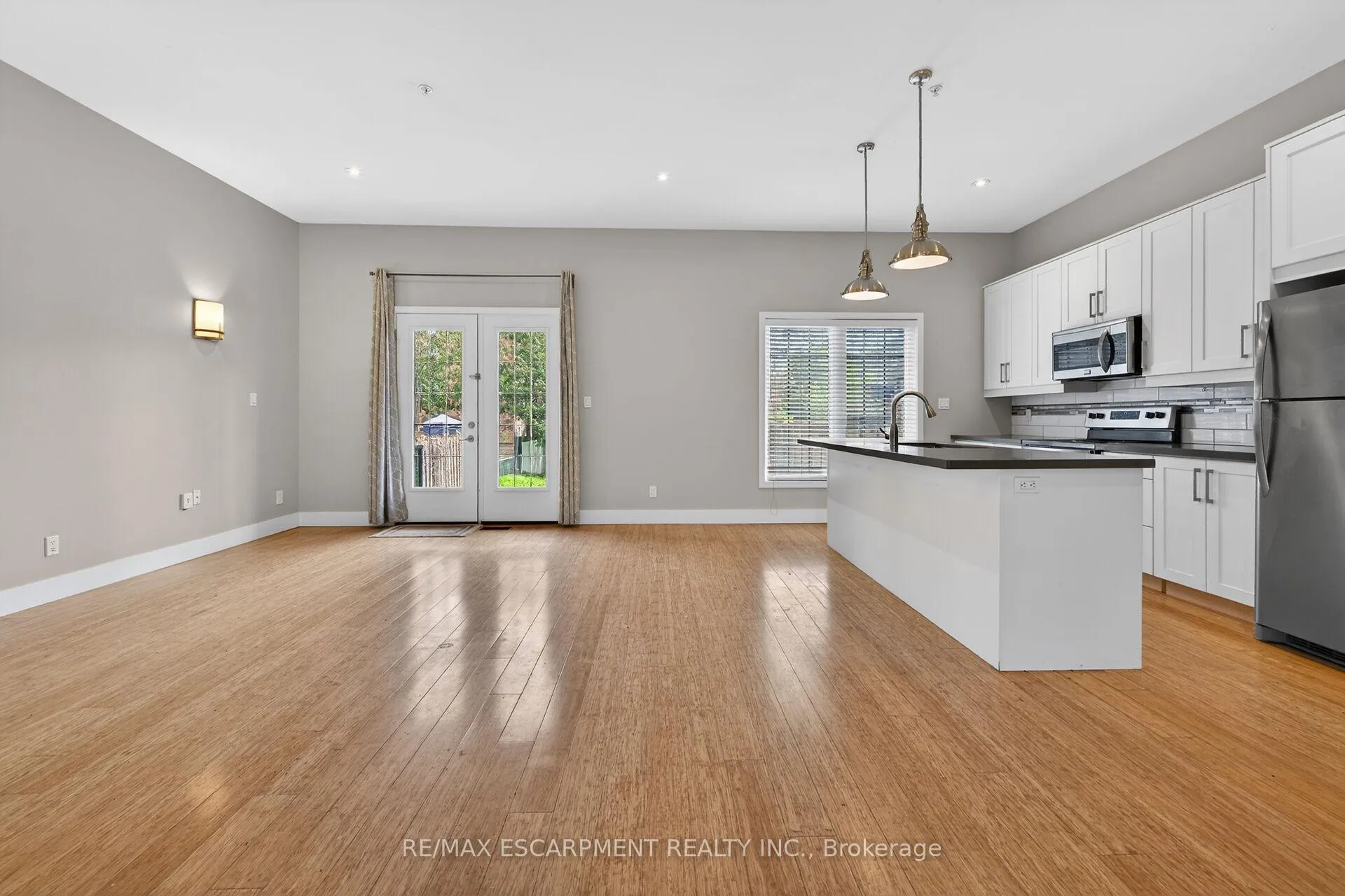 Photo 7 of 167 Walnut Street S, Hamilton, Corktown — HOMEH