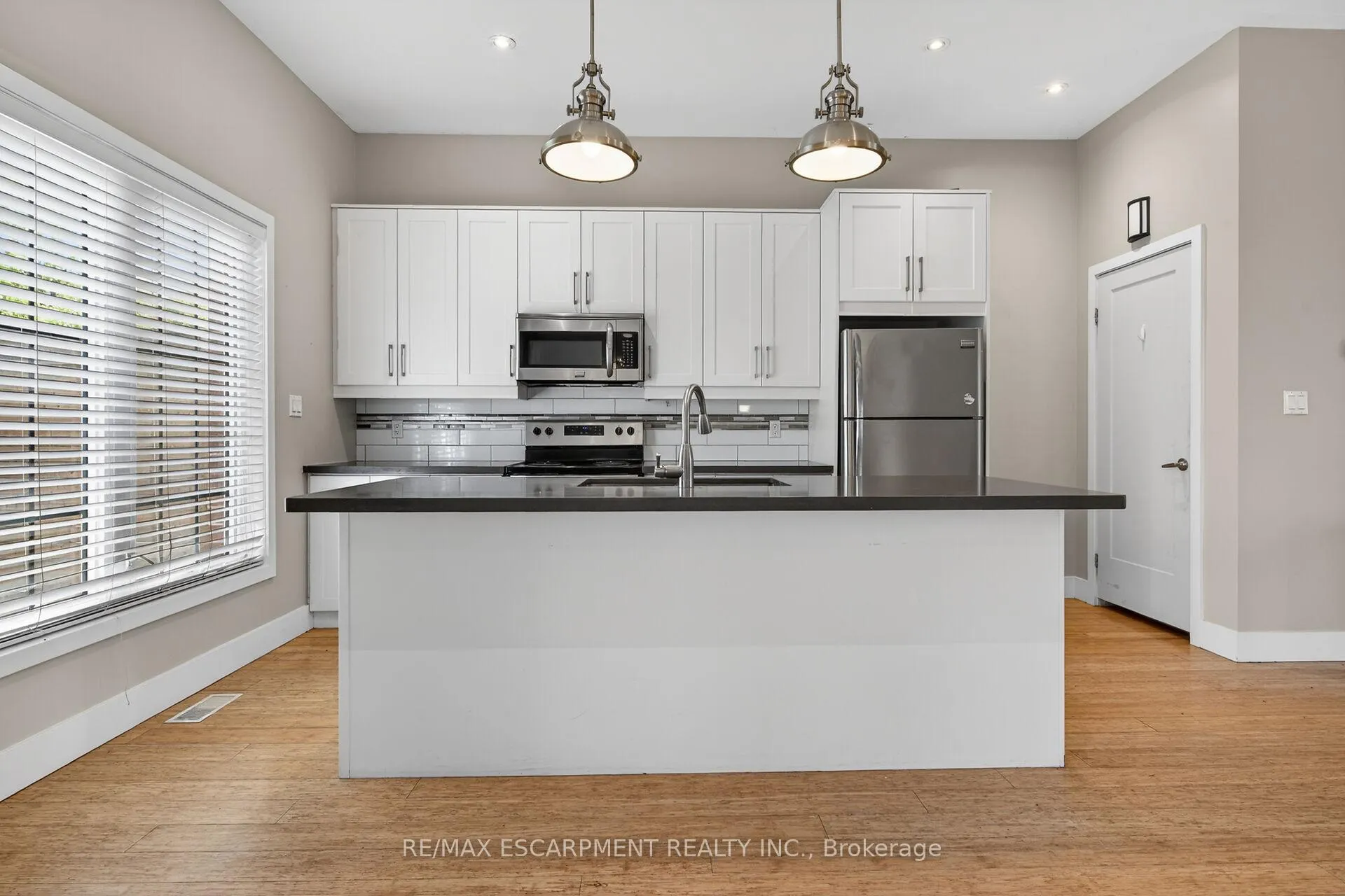 Photo 9 of 167 Walnut Street S, Hamilton, Corktown — HOMEH