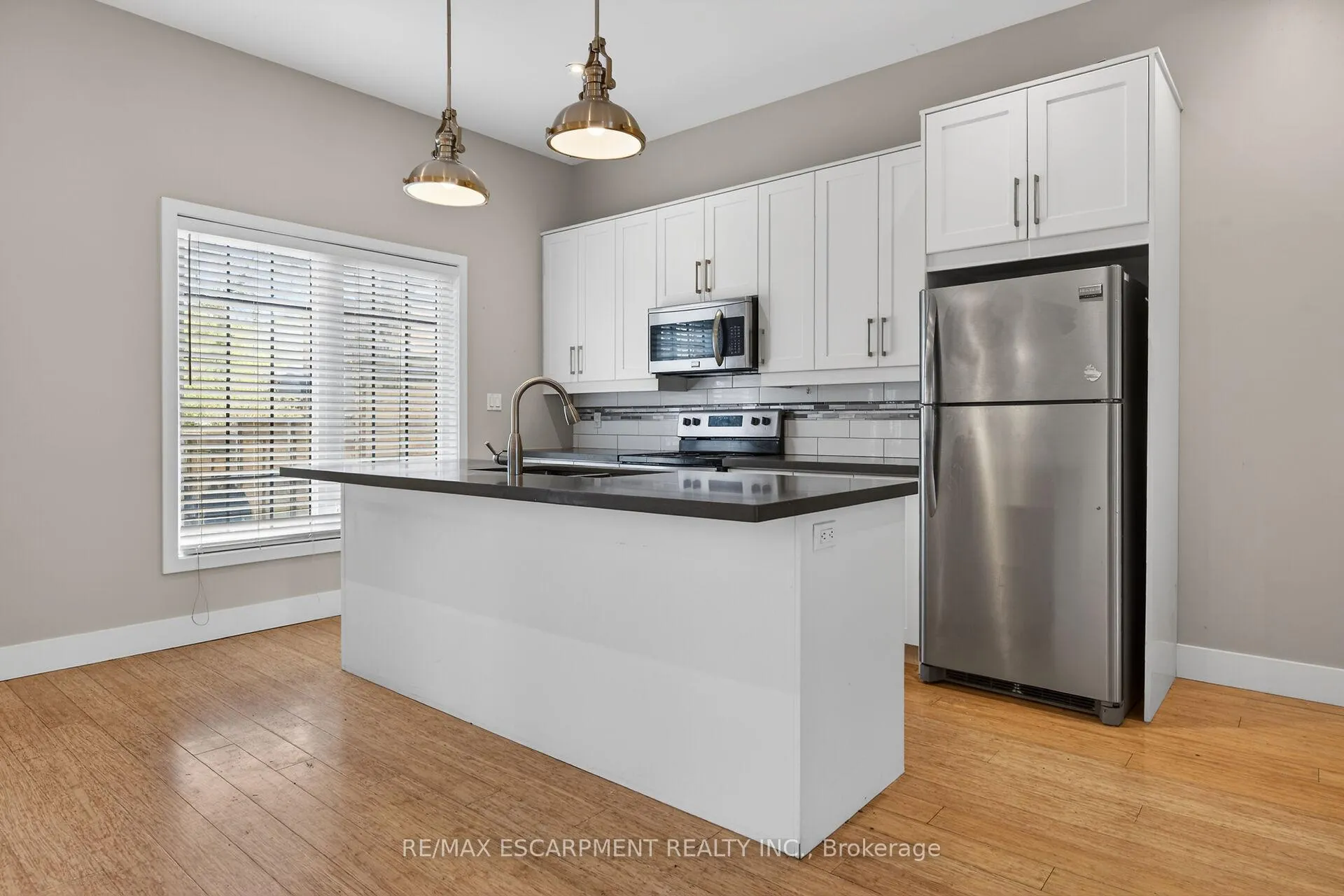 Photo 10 of 167 Walnut Street S, Hamilton, Corktown — HOMEH