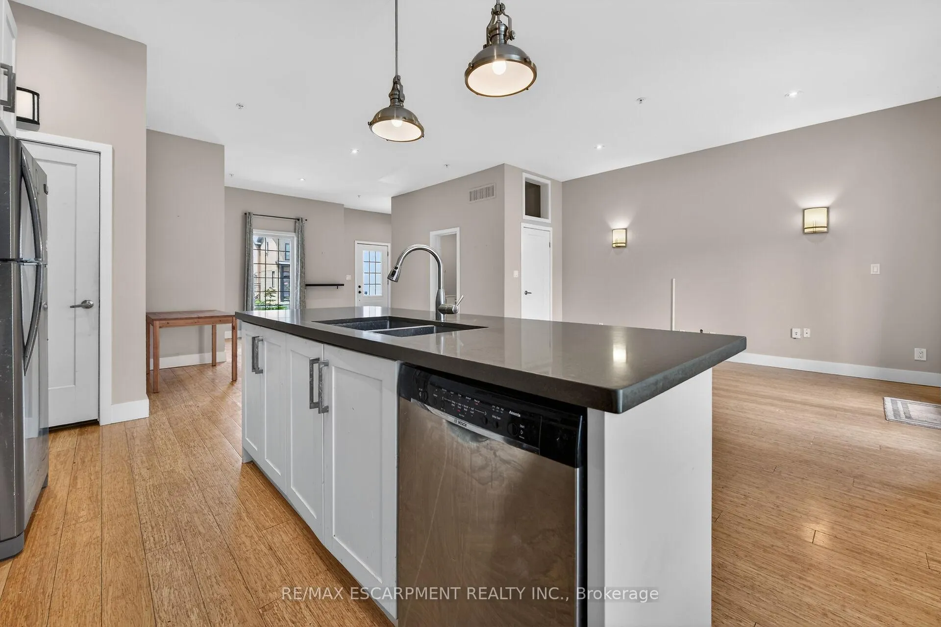 Photo 11 of 167 Walnut Street S, Hamilton, Corktown — HOMEH